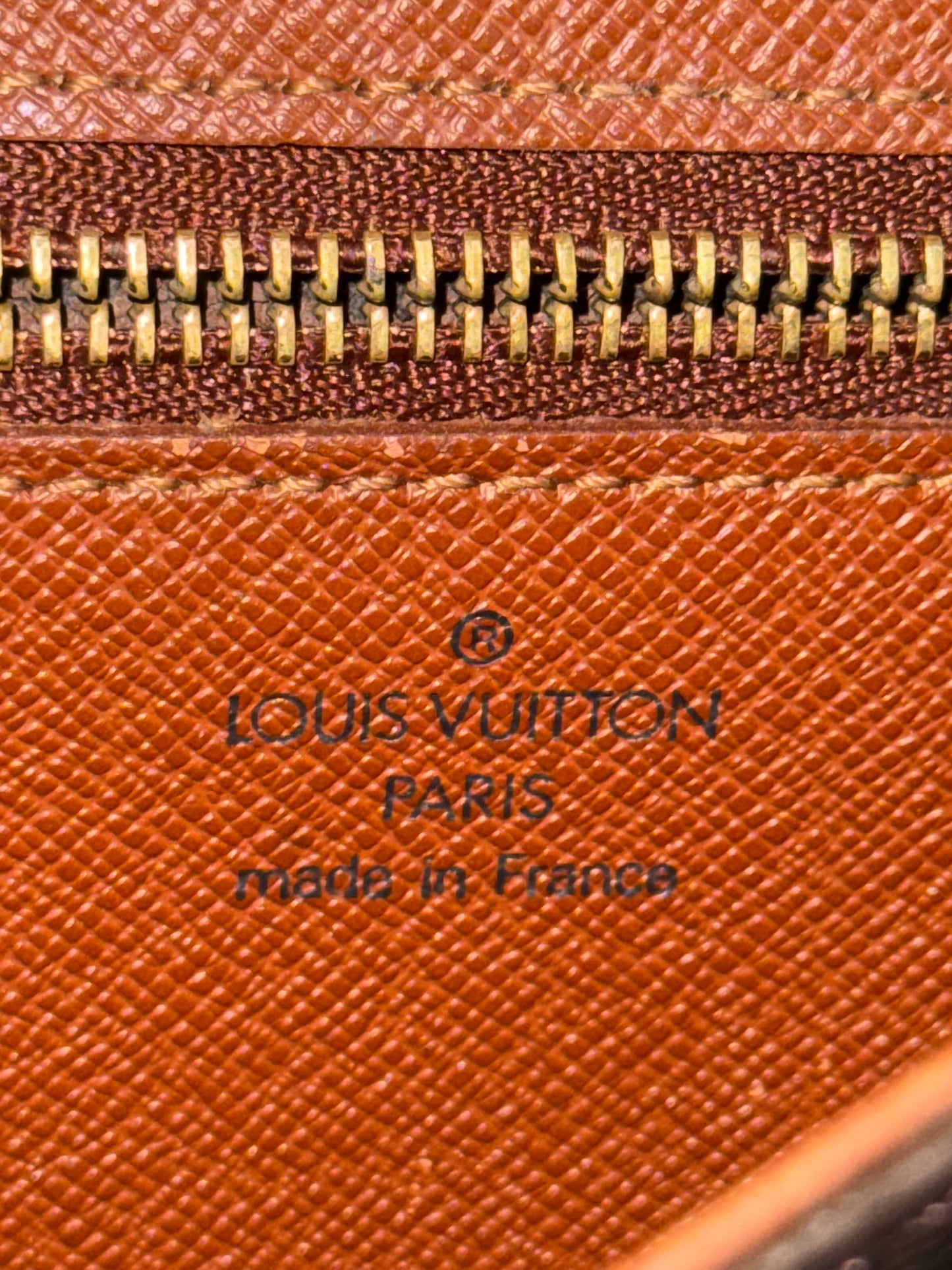 St.Cloud GM Crossbody 🗓️ Year:2000