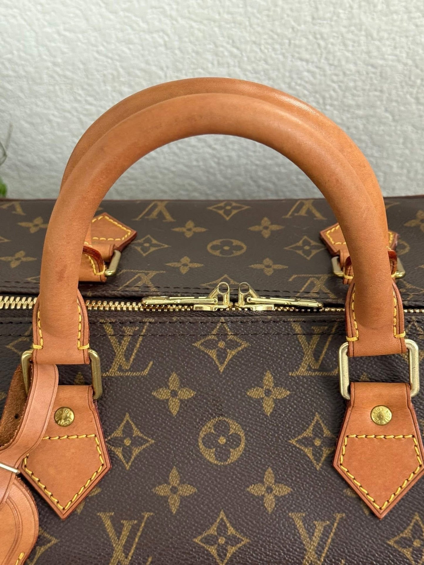Cruiser 45 with Luggage tag and poignet -ποΈ Year: 2001