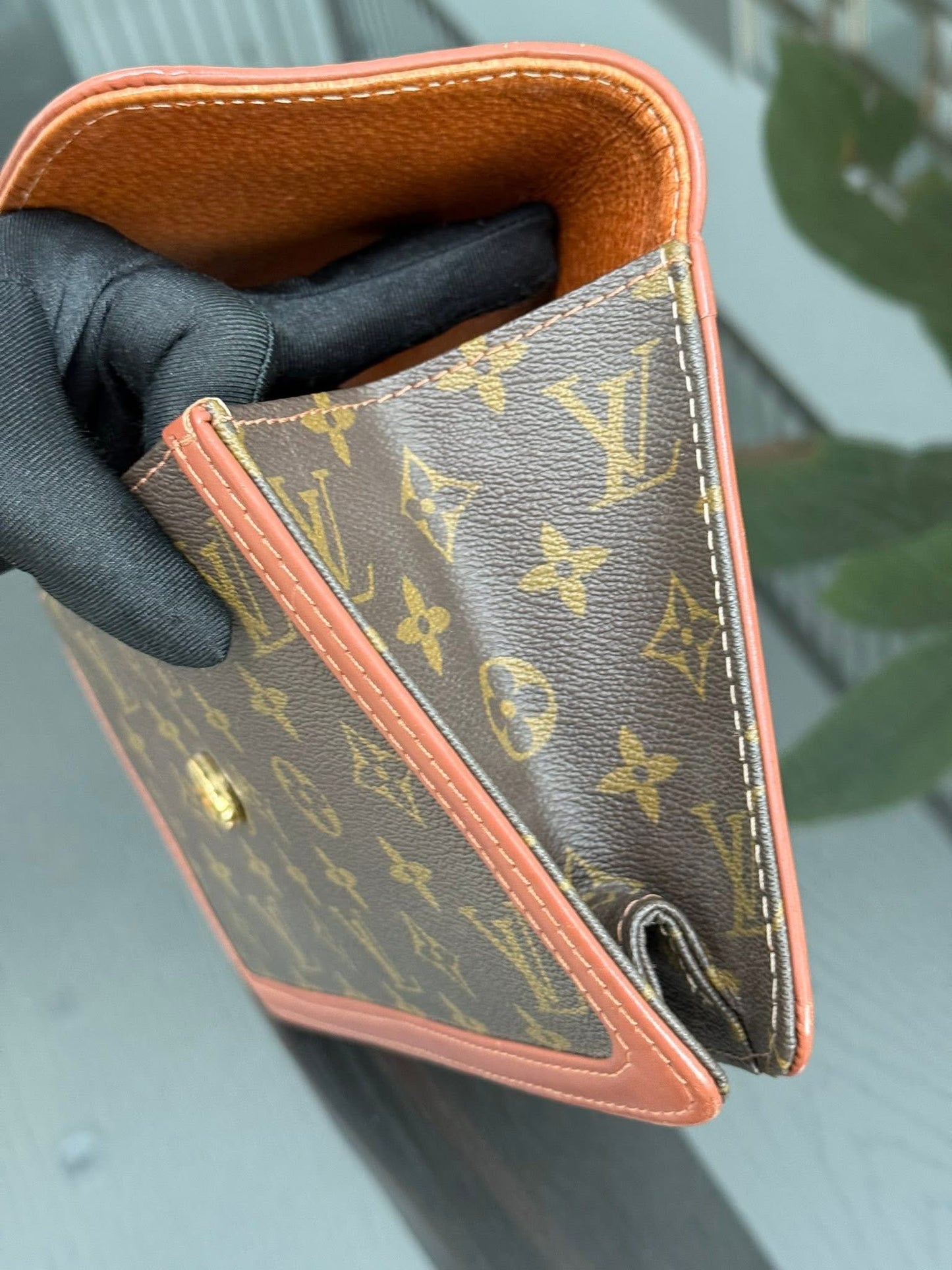 Pochette Dame Clutch
๐๏ธ Pre Date Code