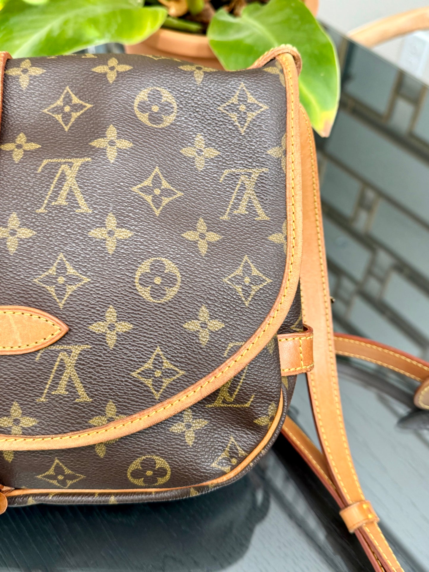 Saumur 30 Crossbody -Year: 1994