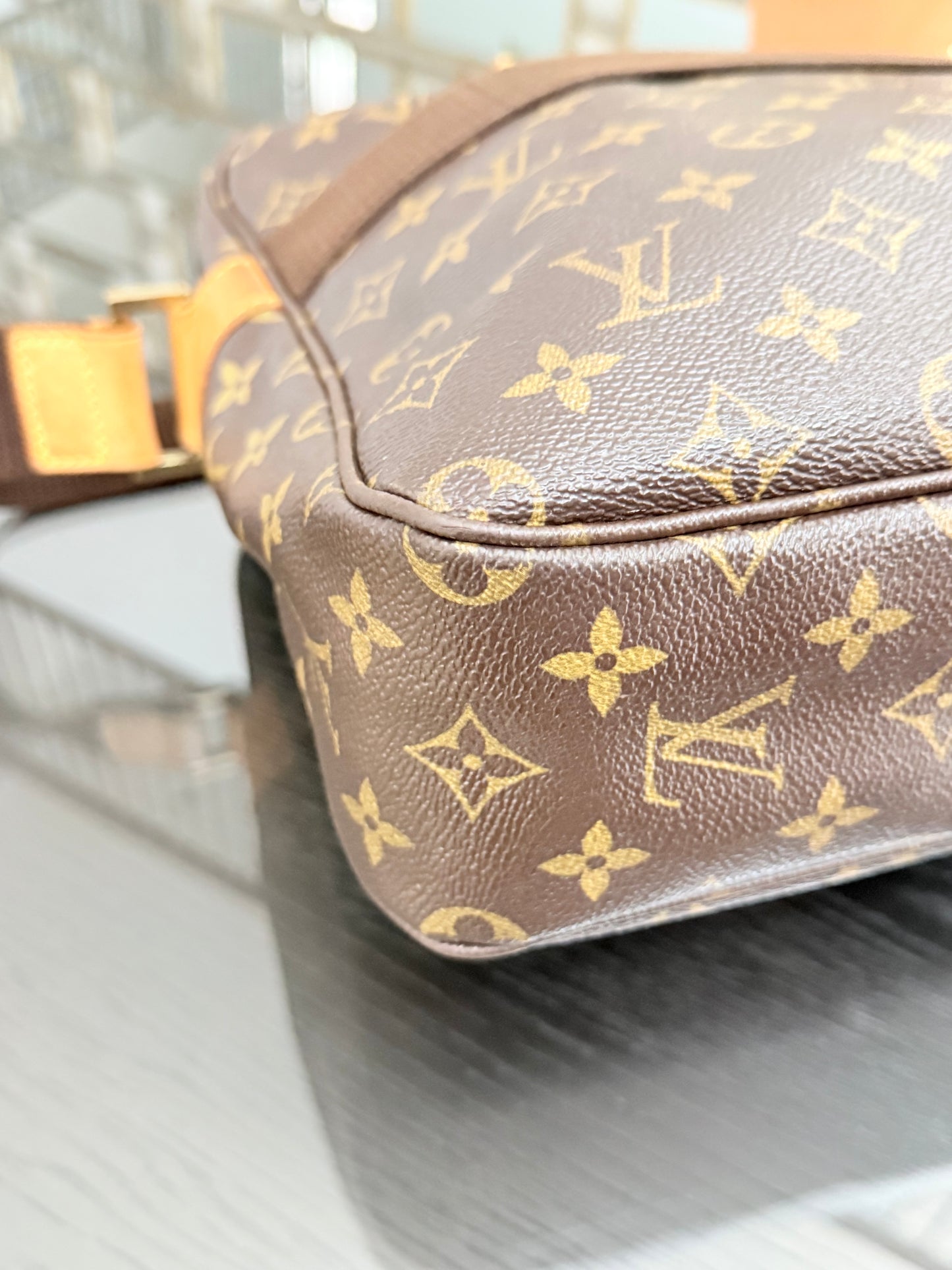 Sac Boshpore 2 Way bag in Monogram ๐๏ธ Year: 2005