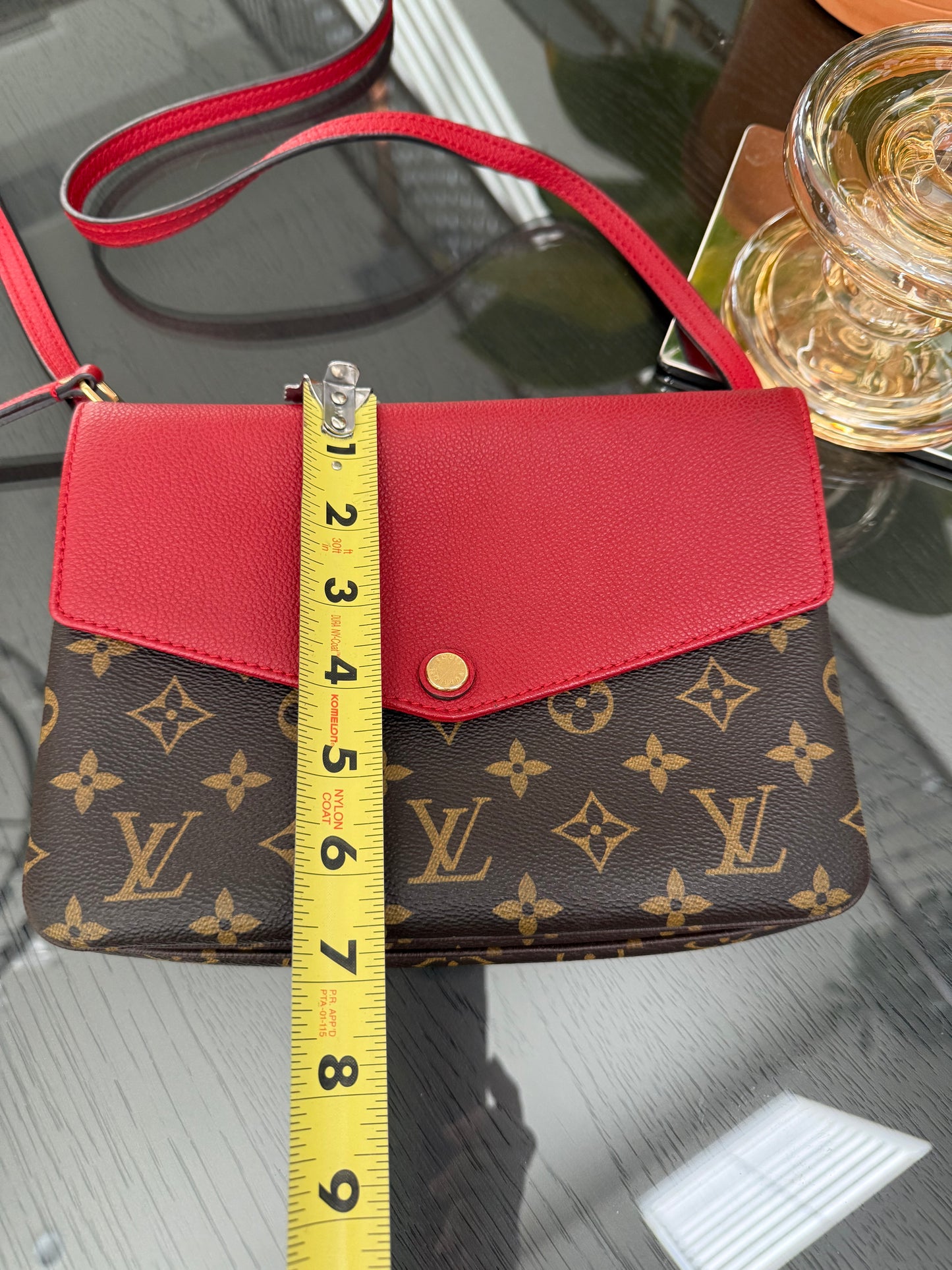 Twice Pochette in Cerise Red with Dustbag -π
Year: 2015