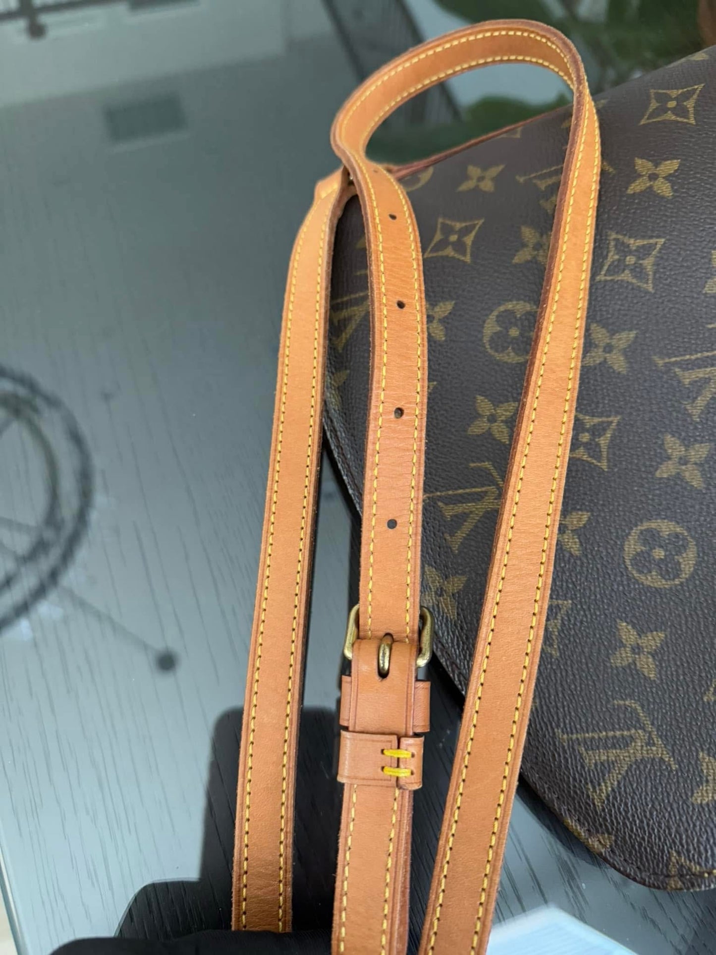 Drouot Crossbody
π
Year: 2001