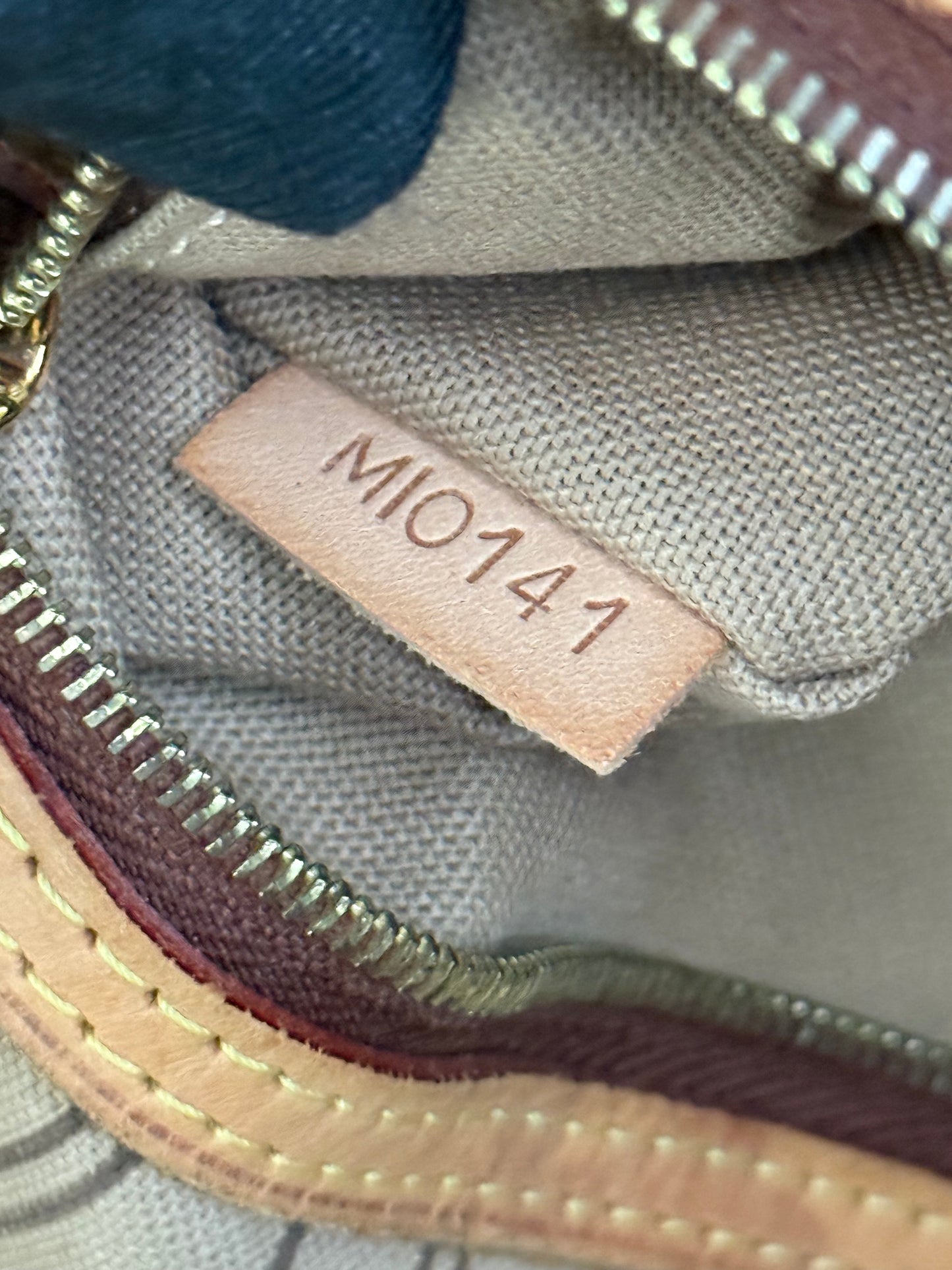 Delightful MM with Dustbag and Insert organizer π
Year: 2011