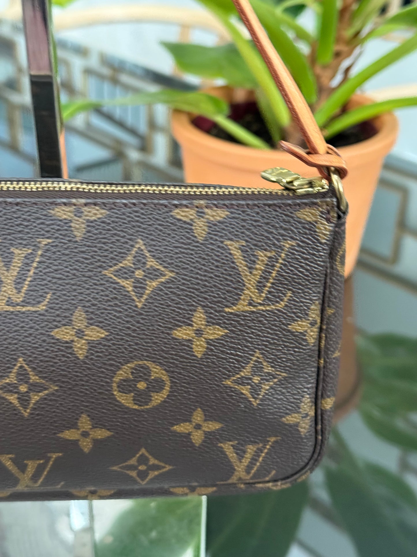 Pochette Accessories - ๐
Year: 2000