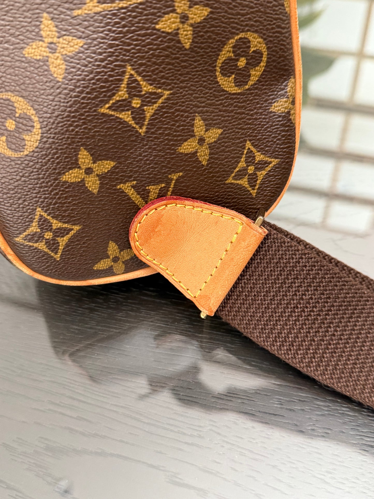 Pochette Gange -Year: 2004