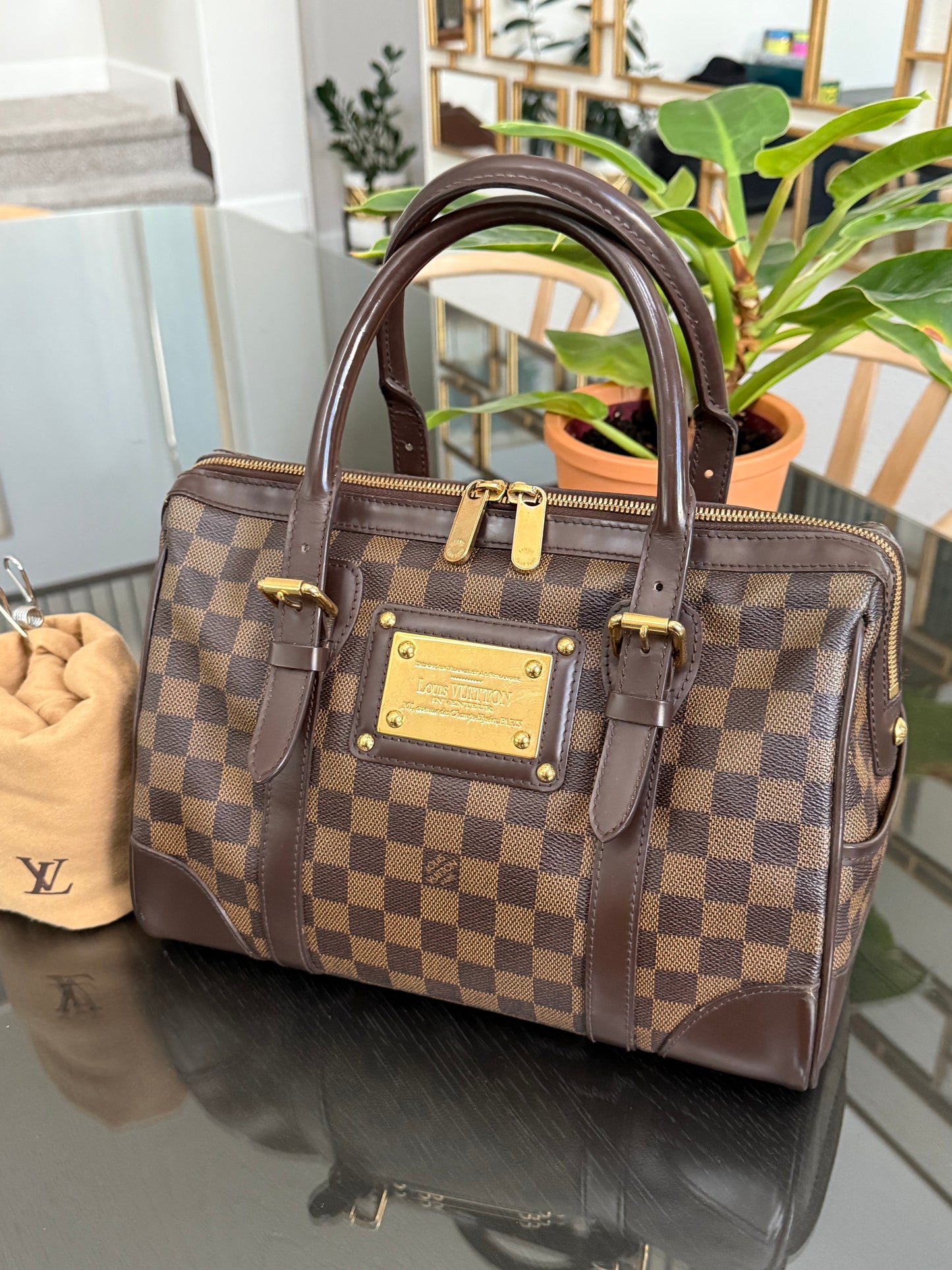 Berkeley Damier Ebene with Dustbag 🗓️ Year: 2009