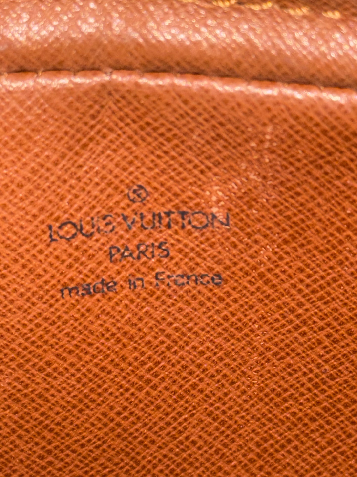 Marly Dragonne PM Clutch
๐๏ธ Year: 1992