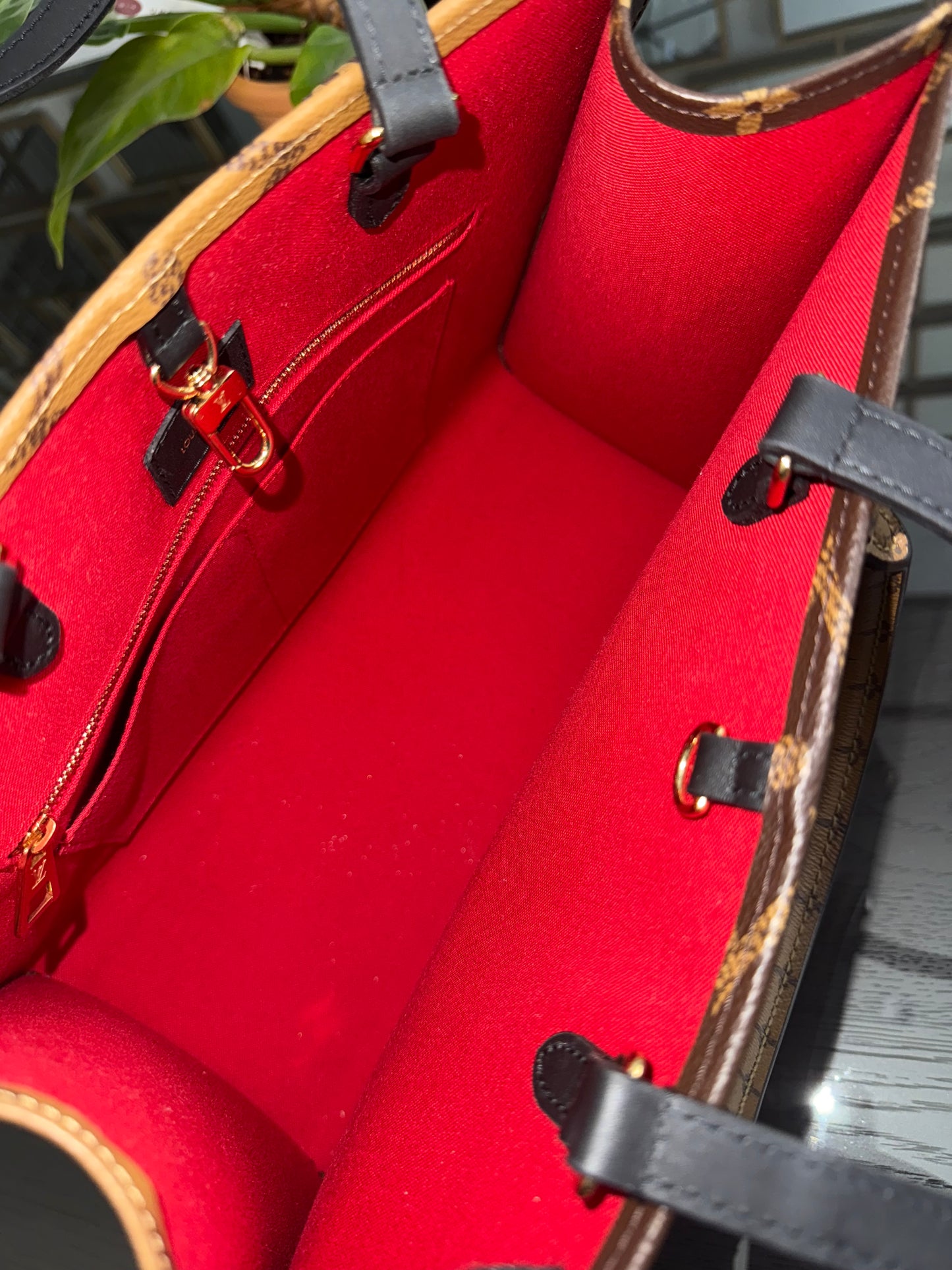 On The Go MM in Monogram with Dustbag -Microchip