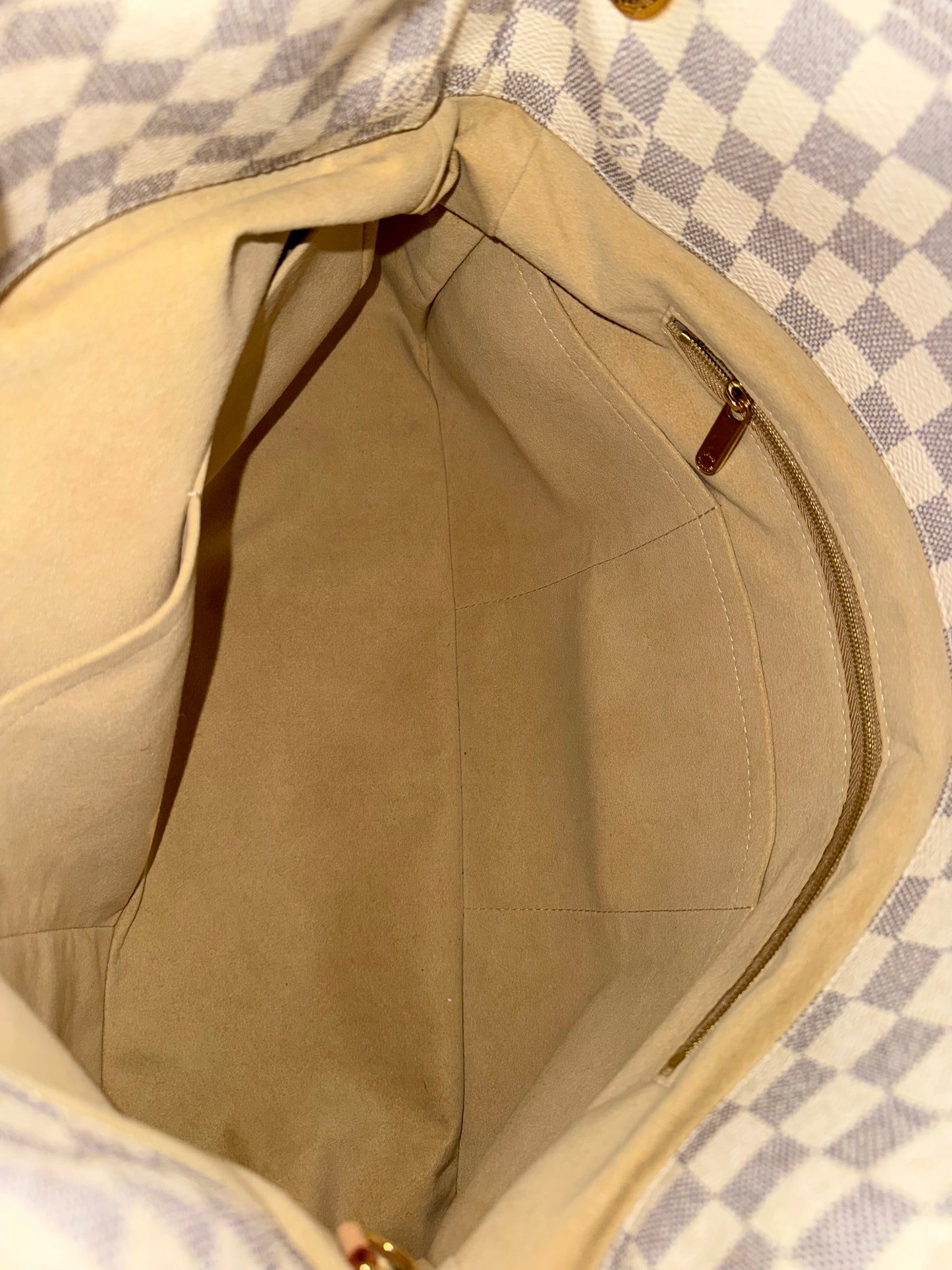 Artsy MM Azur with Dustbag and Insert Organizer- ๐
Year: 2011