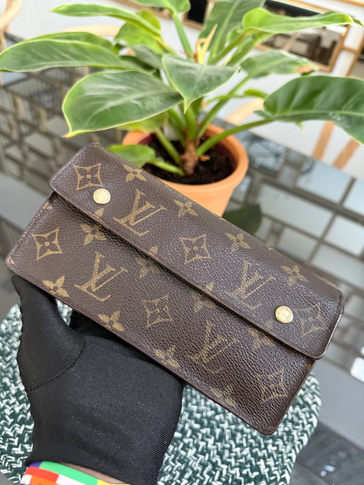Monogram Portefeuille Accordeon Wallet with Insert and Non branded Strap 🗓️ Year: 2004