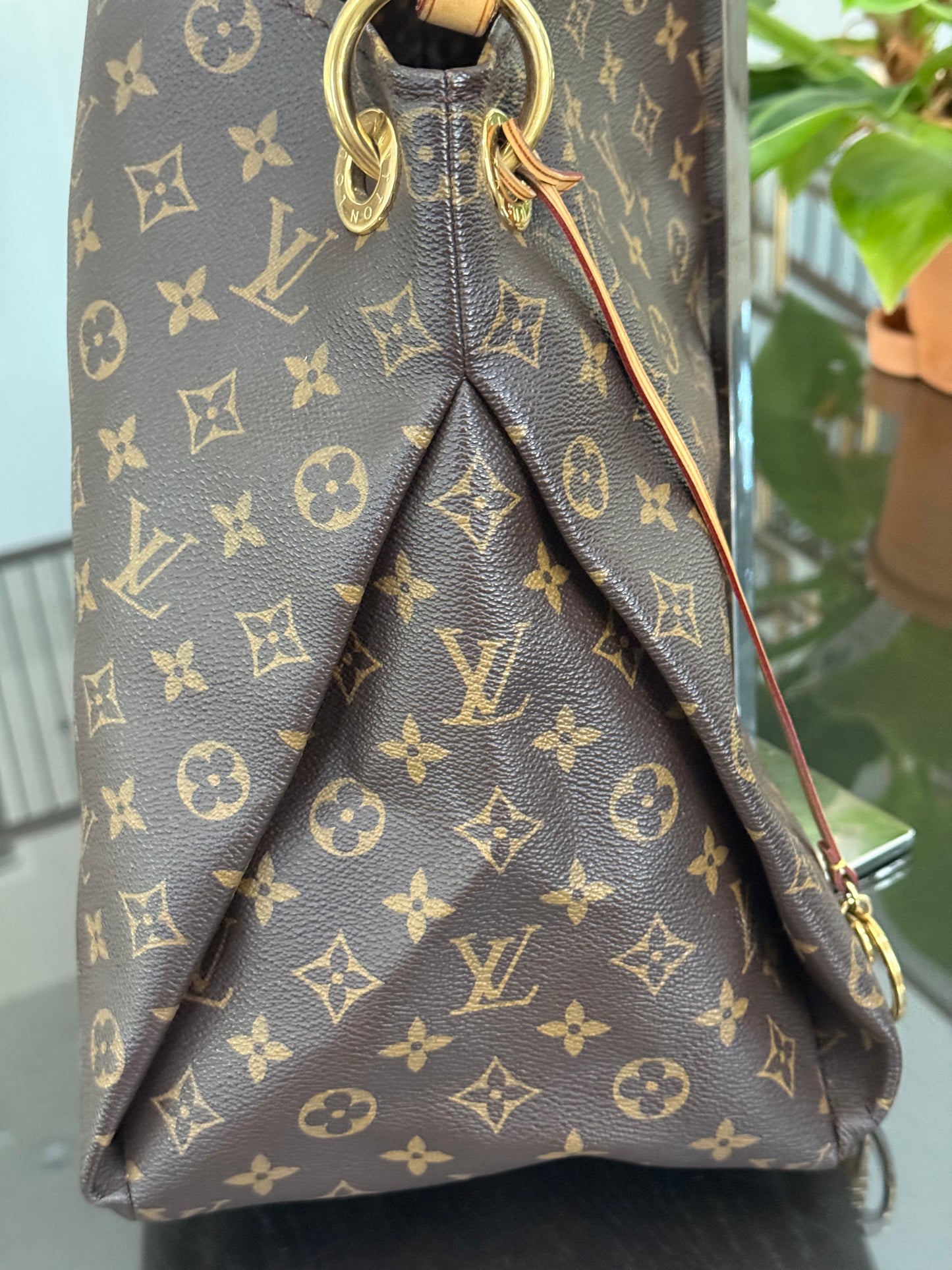 Artsy MM with Dustbag and Insert Organizer - ๐
Year: 2010
