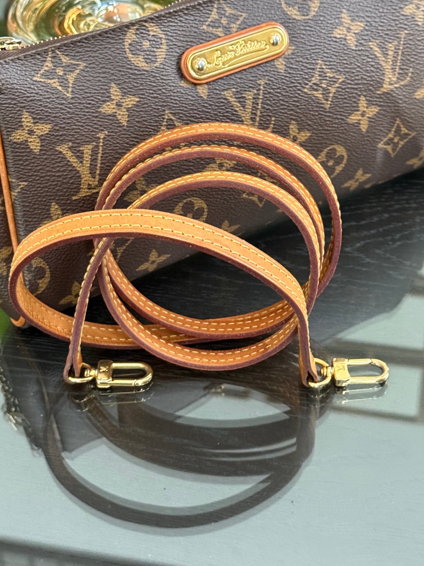 Eva Clutch with Dustbag- ๐๏ธ Year: 2015