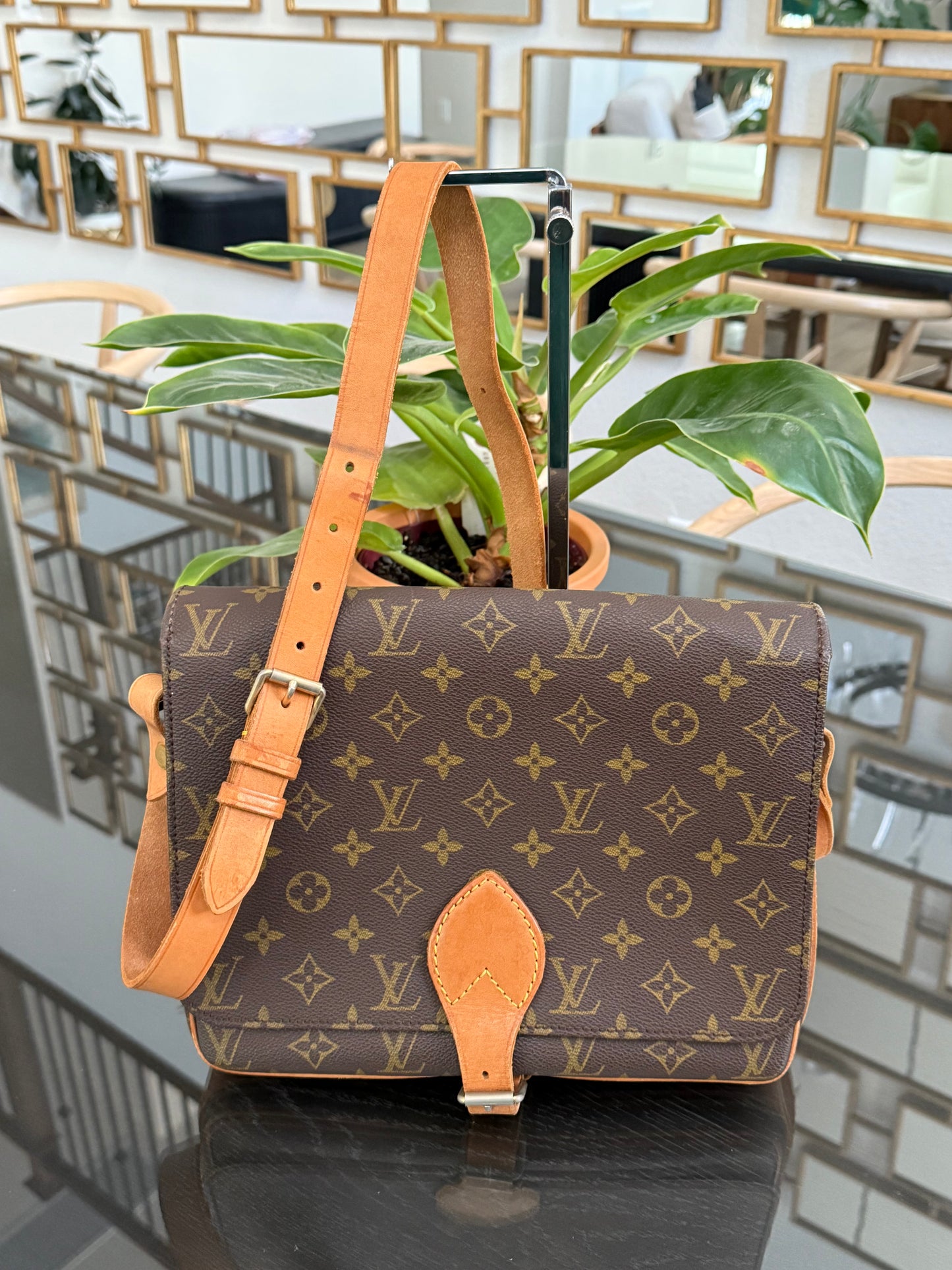 Cartouchiere GM Crossbody -🗓️ Year: 1982
