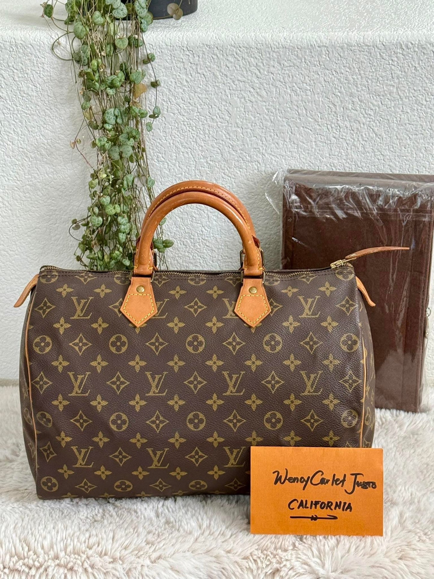 Speedy 35 with Insert Organizer - π
Year: 1989