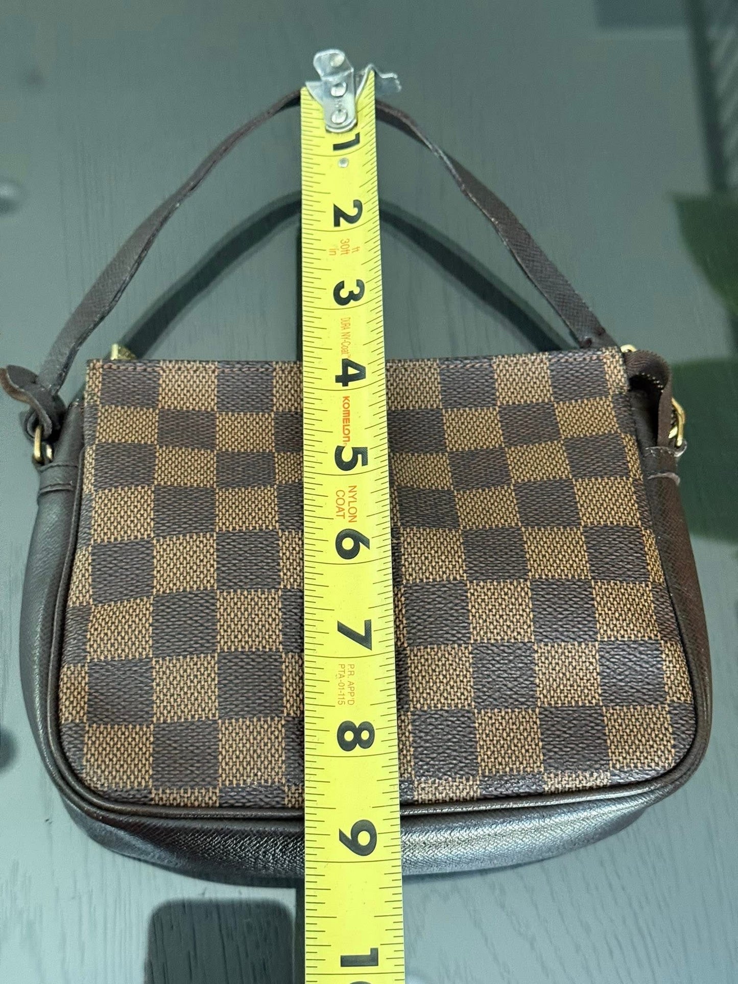 Damier Ebene Trousse Pochette - ๐
Year: 2008