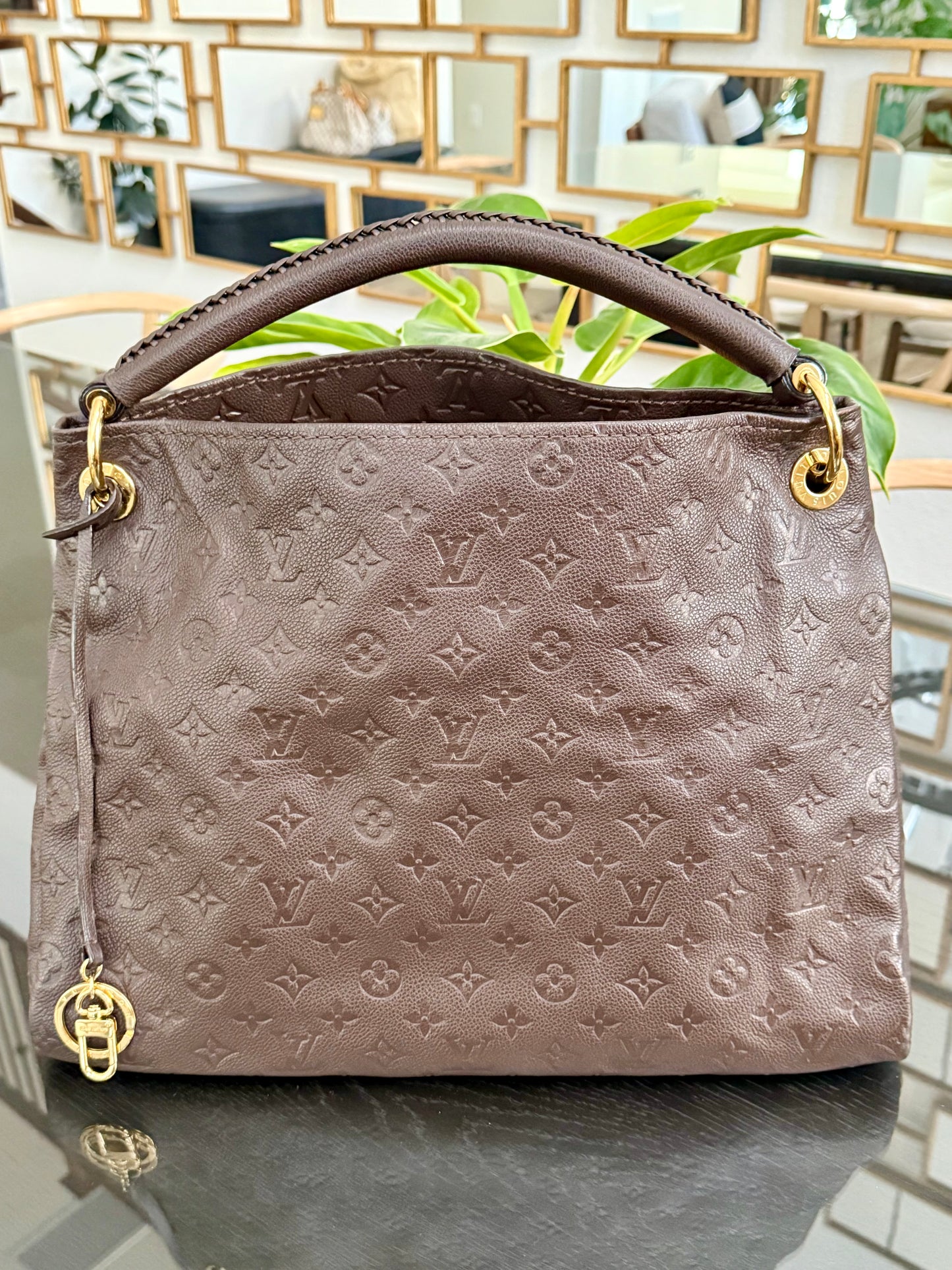 Artsy MM Empriente ( Dark Brown ) with Dustbag and Insert Organizer - ๐
Year: 2012