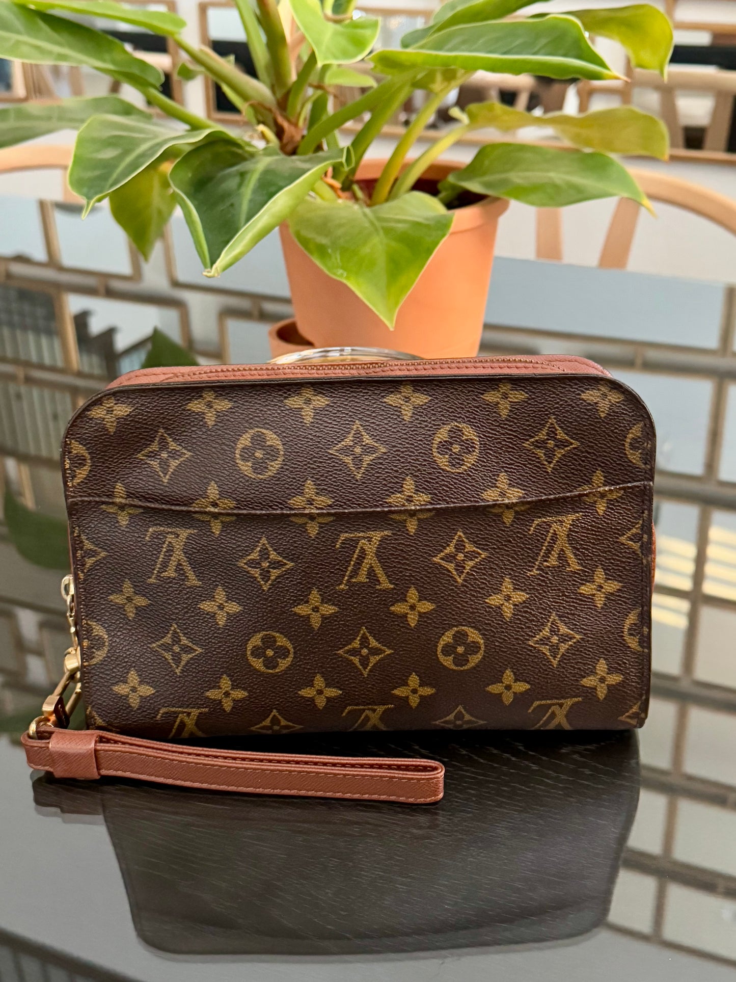 Orsay Clutch
๐๏ธ Year: 1998