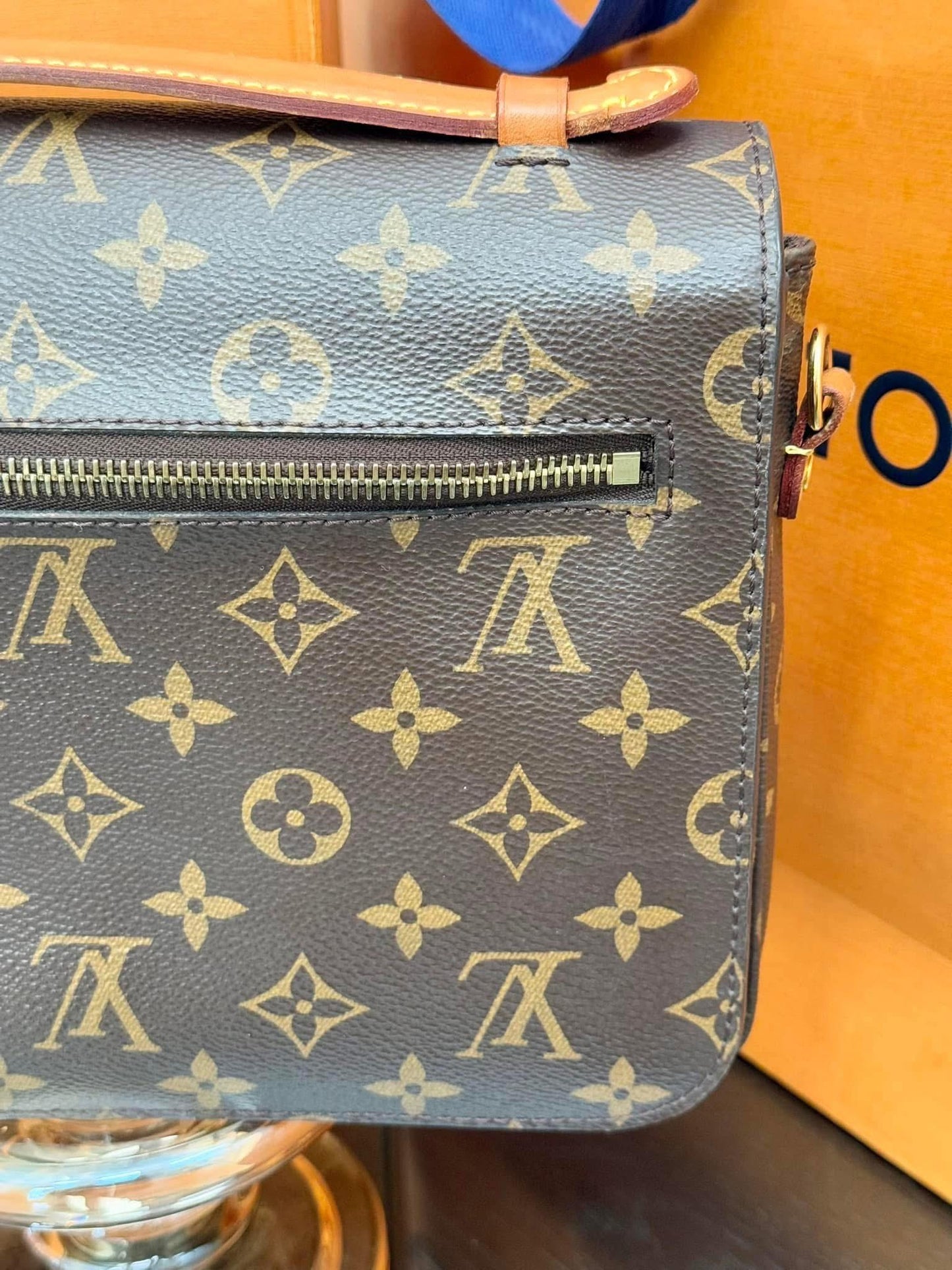 Pochette Metis with Box, Dustbag and Paper bag -Microchip & Authenticed