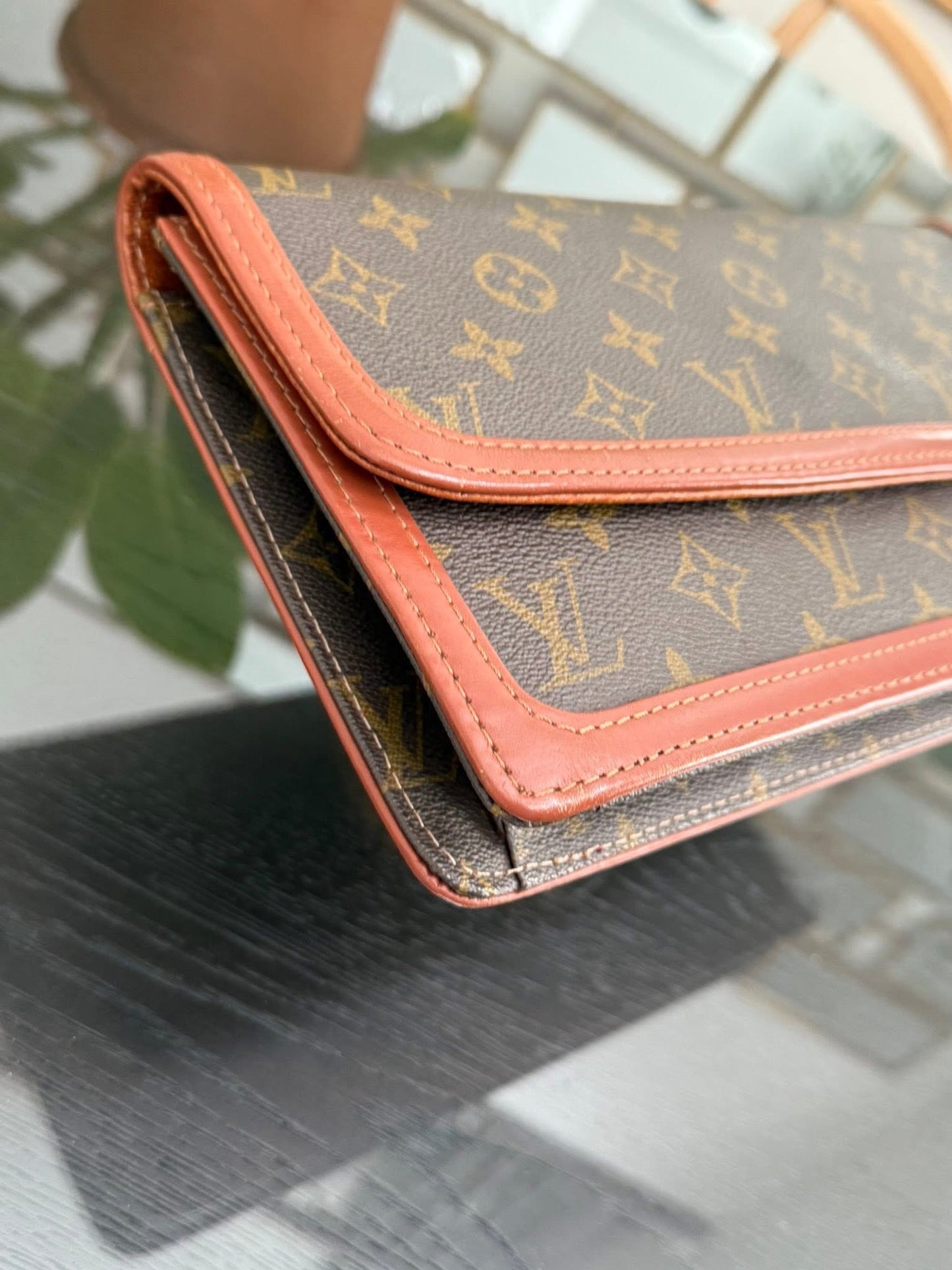 Pochette Dame Clutch
๐๏ธ Pre Date Code