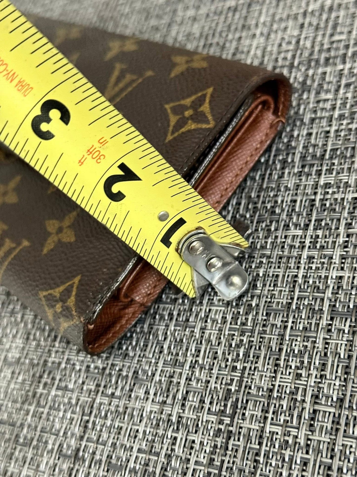 International Wallet in Monogram ๐๏ธ Year: 2003