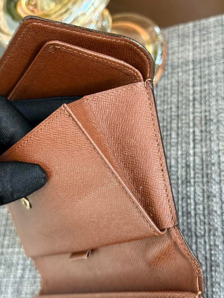 International Wallet in Monogram ๐๏ธ Year: 2003
