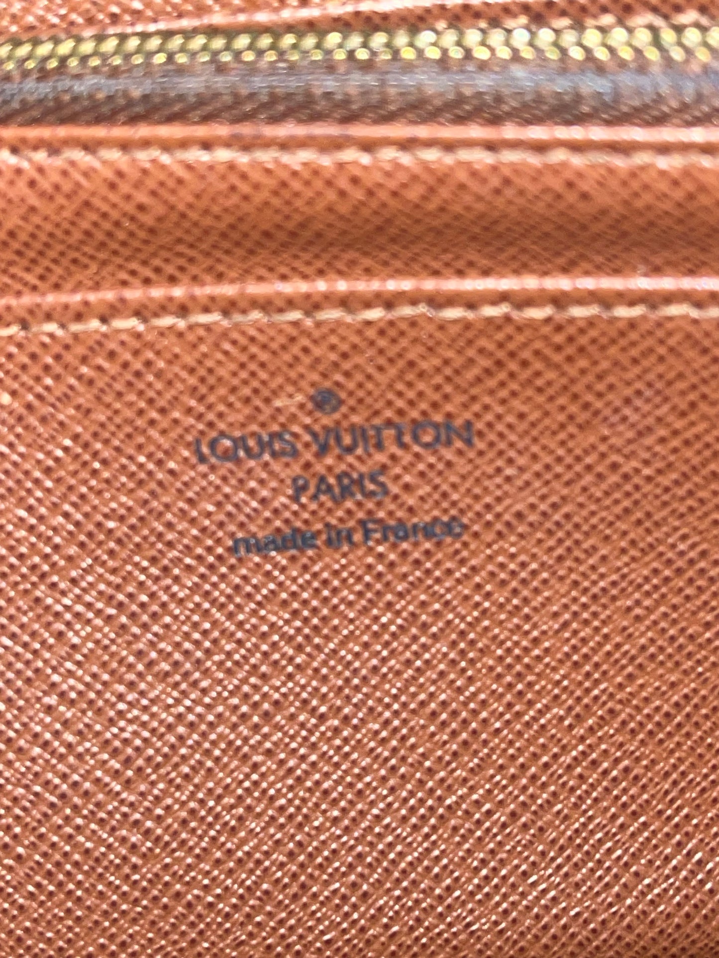 Monogram Astrid Wallet w/ generic wrist strap - ๐
Year: 2008