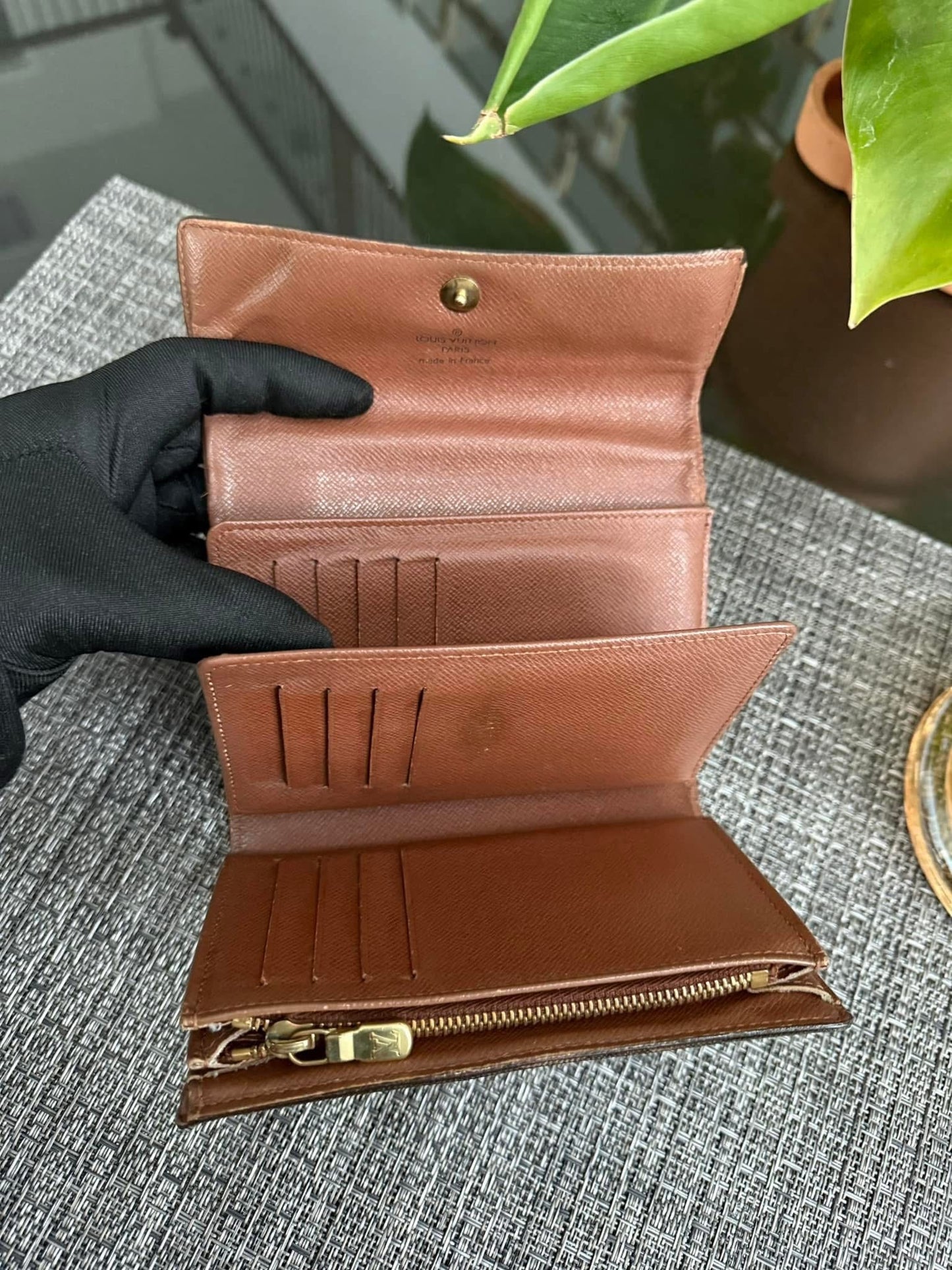 Alexandra Wallet with 14 Cardholders ๐๏ธ Year: 2007
