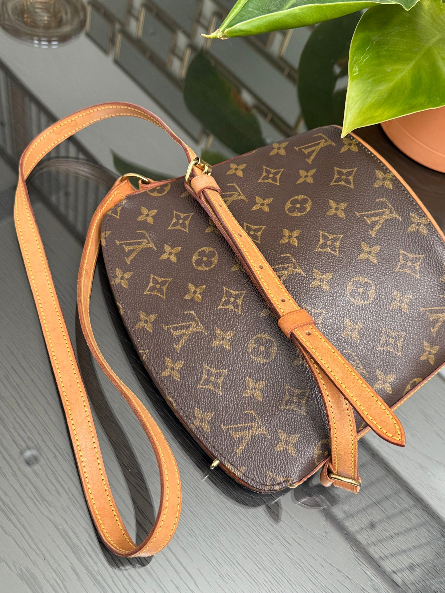 Drouot Crossbody
π
Year: 1996