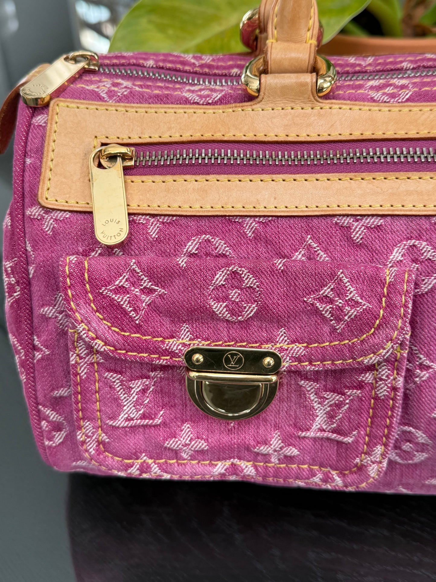 Neo Speedy Denim with Dustbag πΊπ
Year: 2006