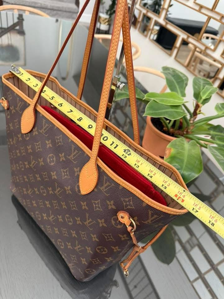 Neverfull MM with Dustbag π
Year: 2007