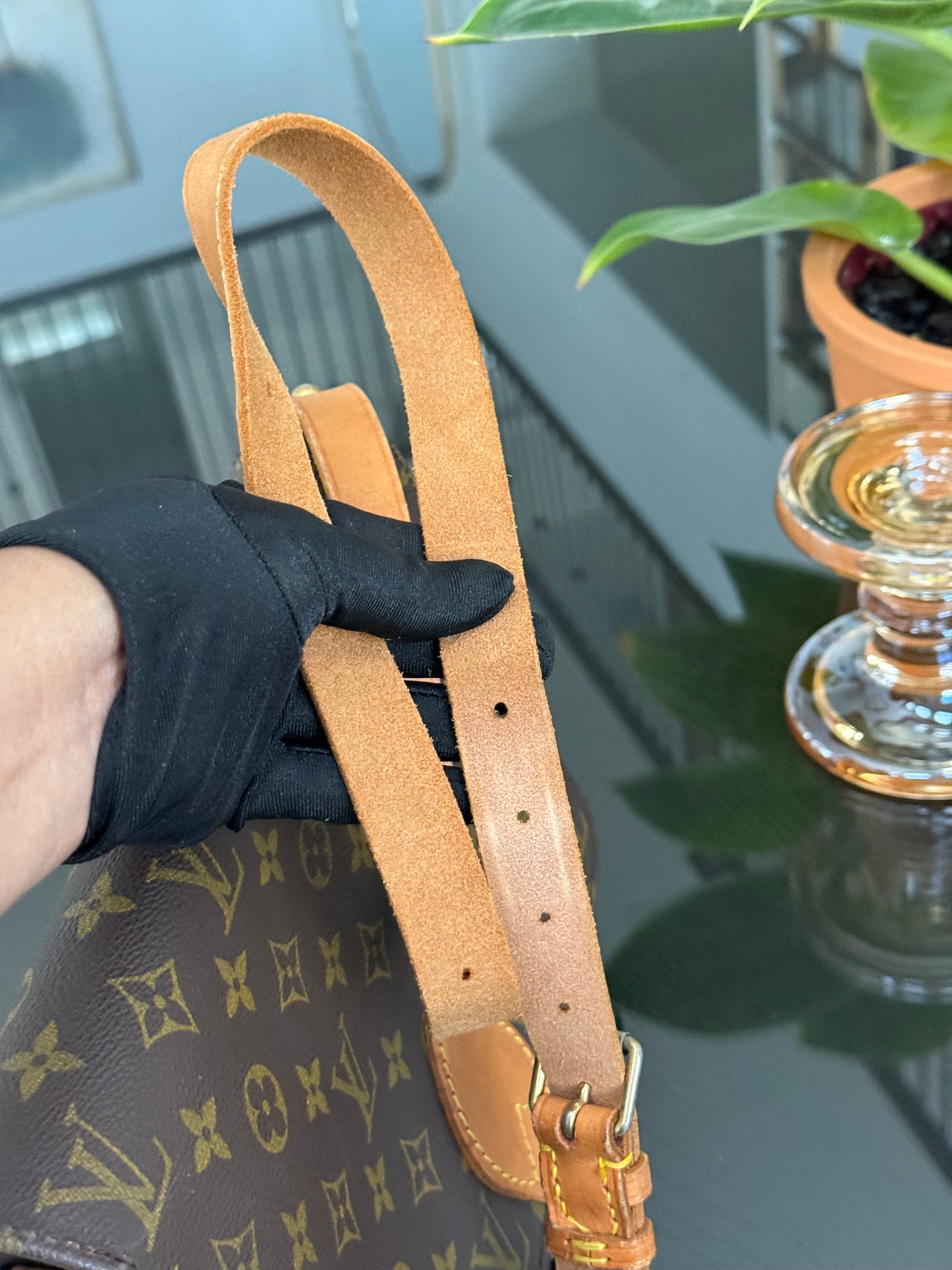 Cartouchiere GM Crossbody -🗓️ Year: 1982