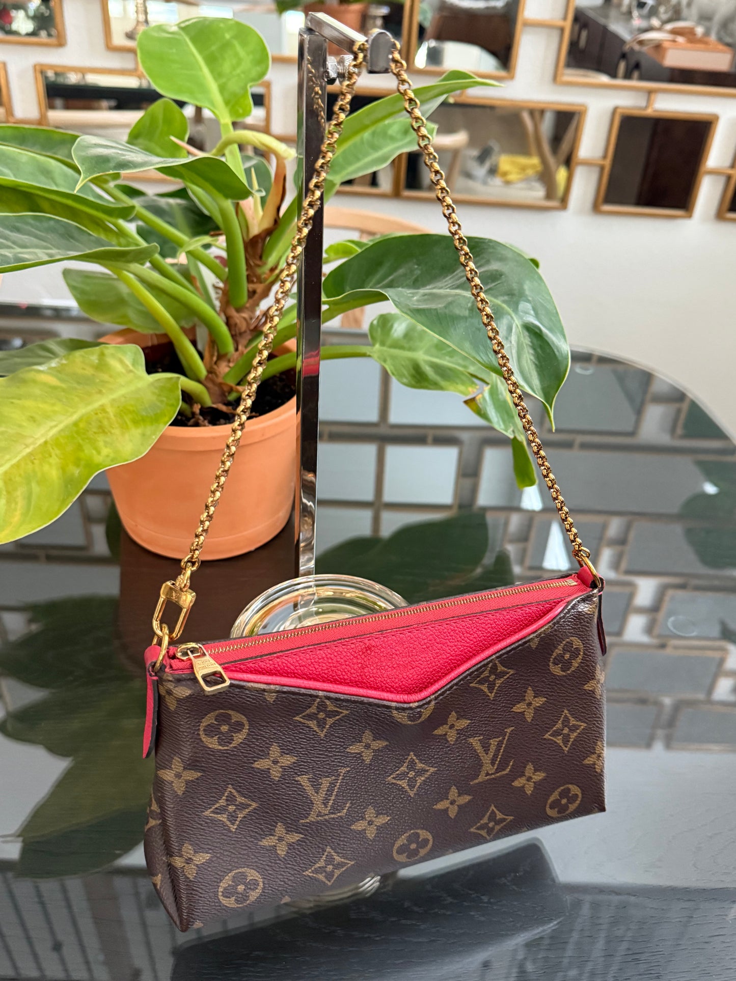 Pallas Clutch w/ Box and Dustbag - ๐๏ธ Year: 2016