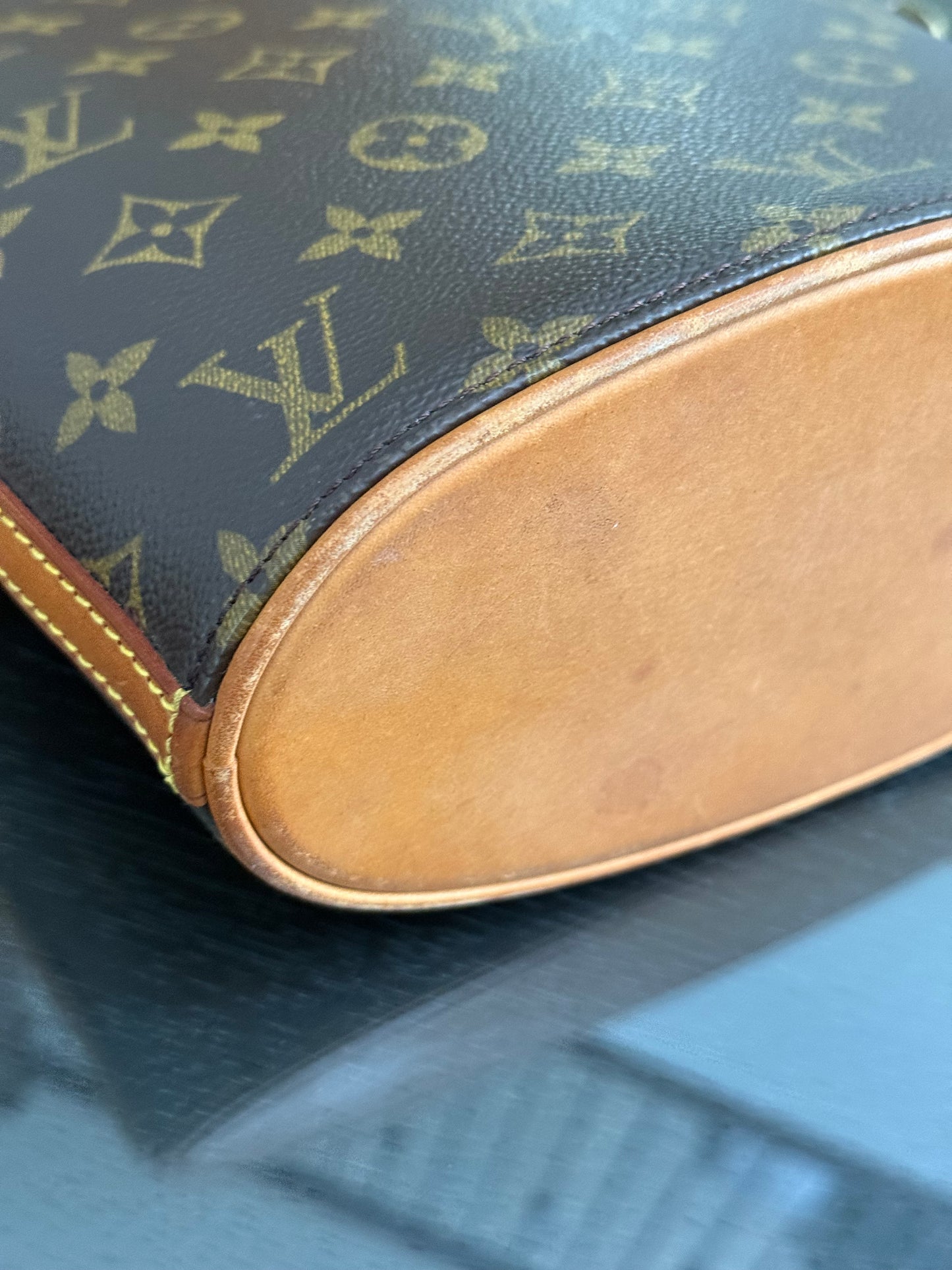 Drouot Crossbody ๐
Year: 2000