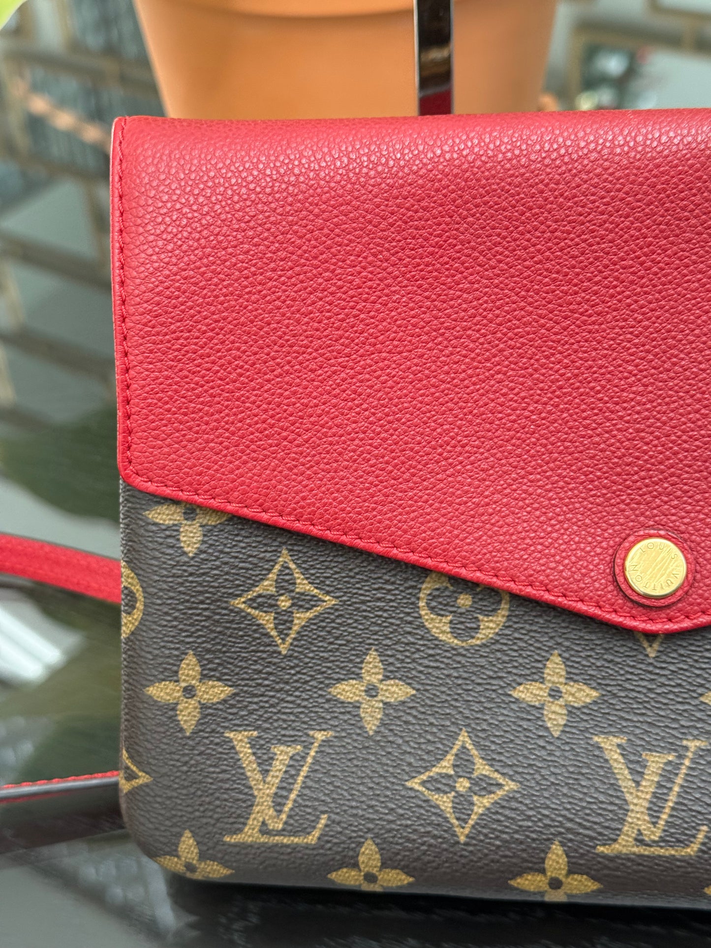 Twice Pochette in Cerise Red with Dustbag -π
Year: 2015