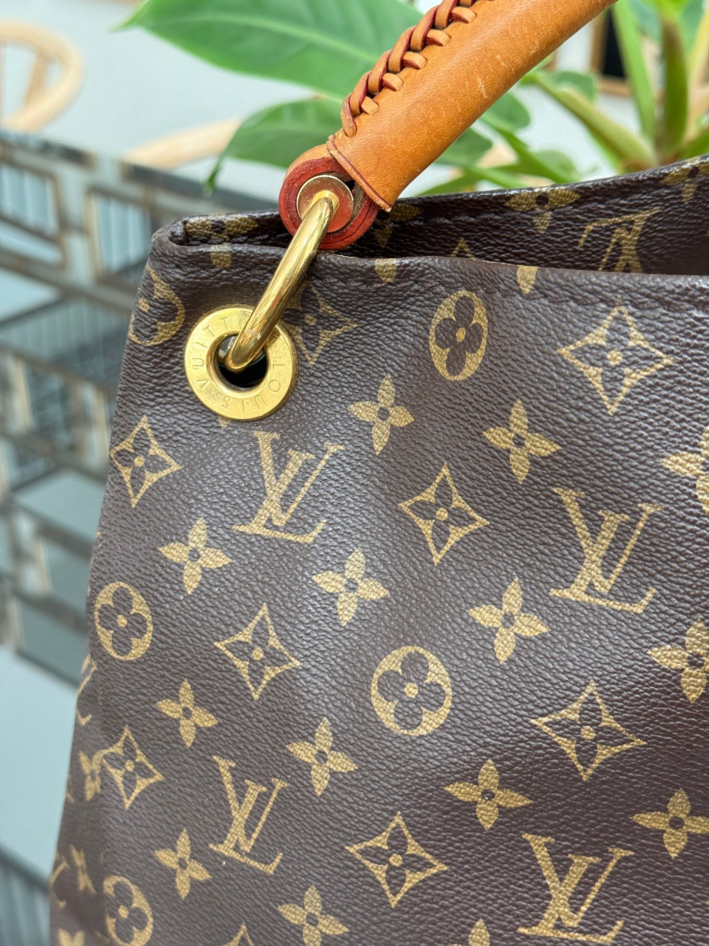 Artsy MM with Dustbag, Insert Organizer and twilly - ๐
Year: 2010