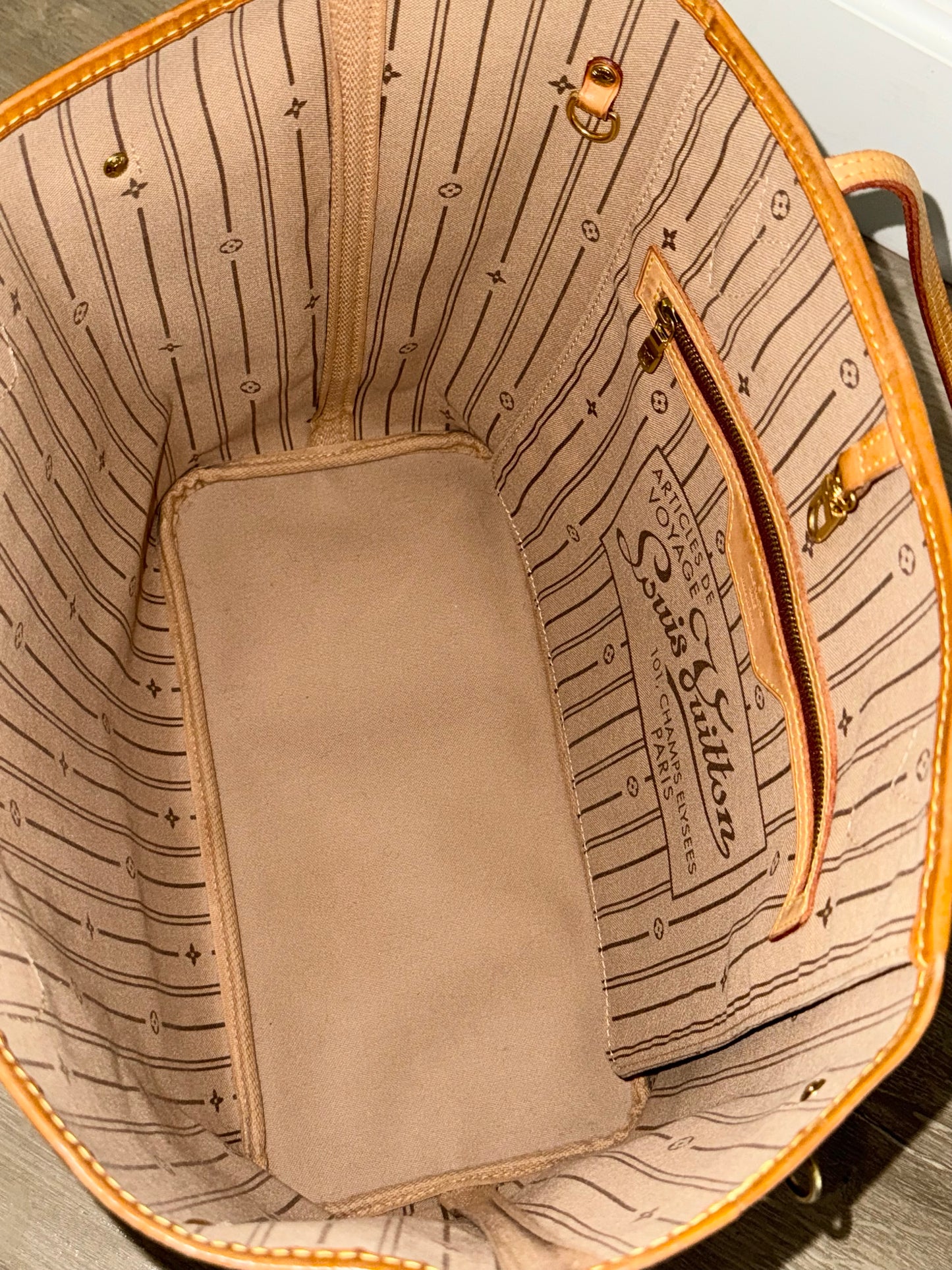 Neverfull MM with Dustbag 🗓️ Year: 2008