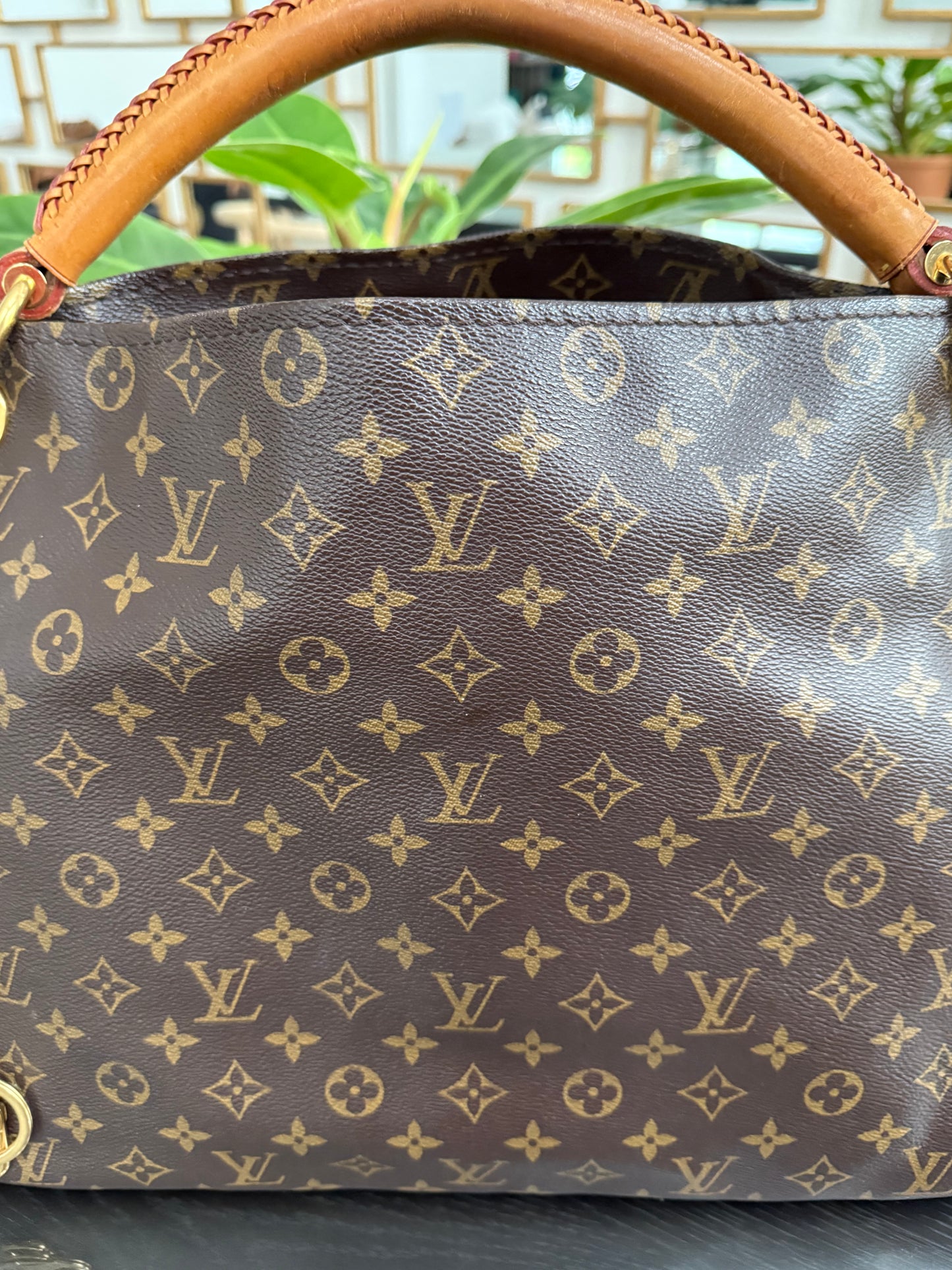 Artsy MM with Dustbag, Insert Organizer and twilly - ๐
Year: 2010