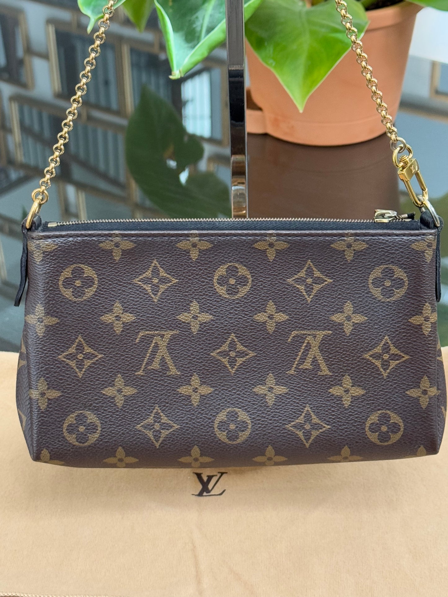 Pallas Clutch w/ Box , Receipt, Dustbag and Paper bag -Year: 2015
