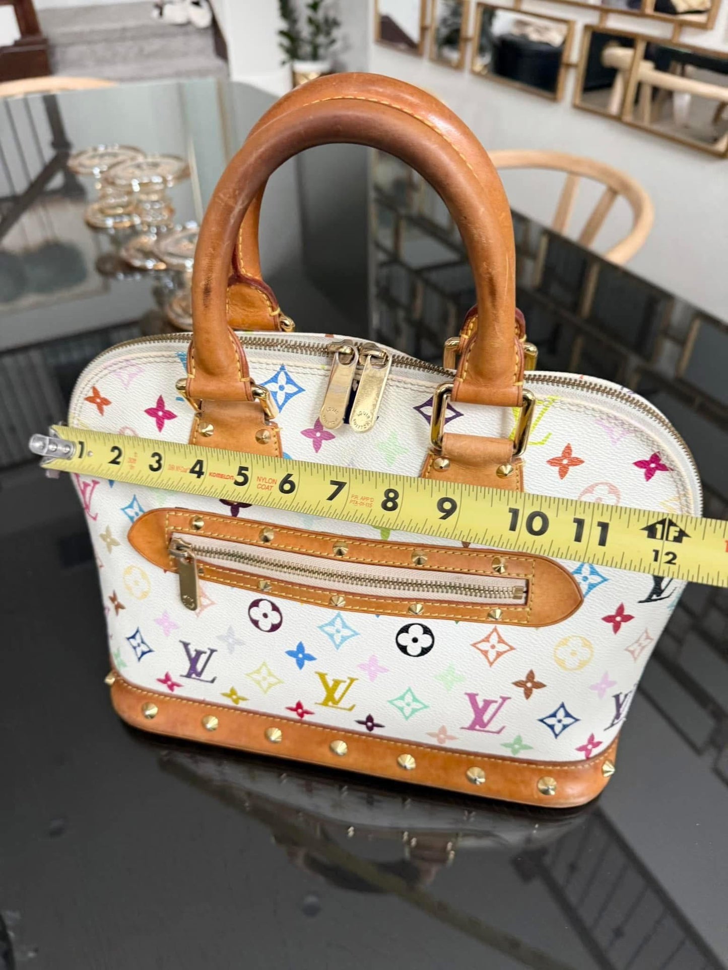 Murakami / Multicolor Alma PM with Dustbag , Insert organizer and Twilly π
Year: 2004