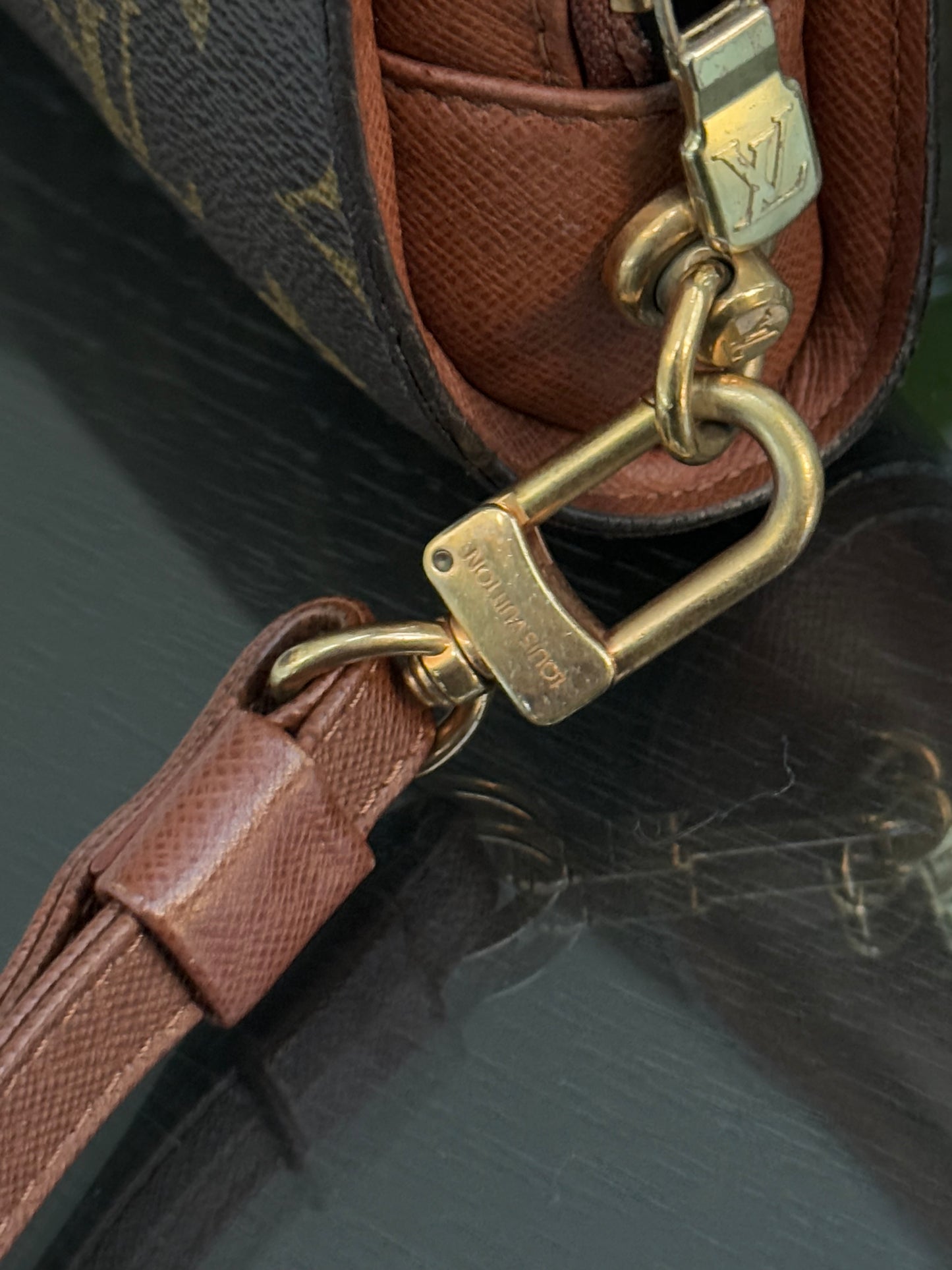 Orsay Clutch
๐๏ธ Year: 1998