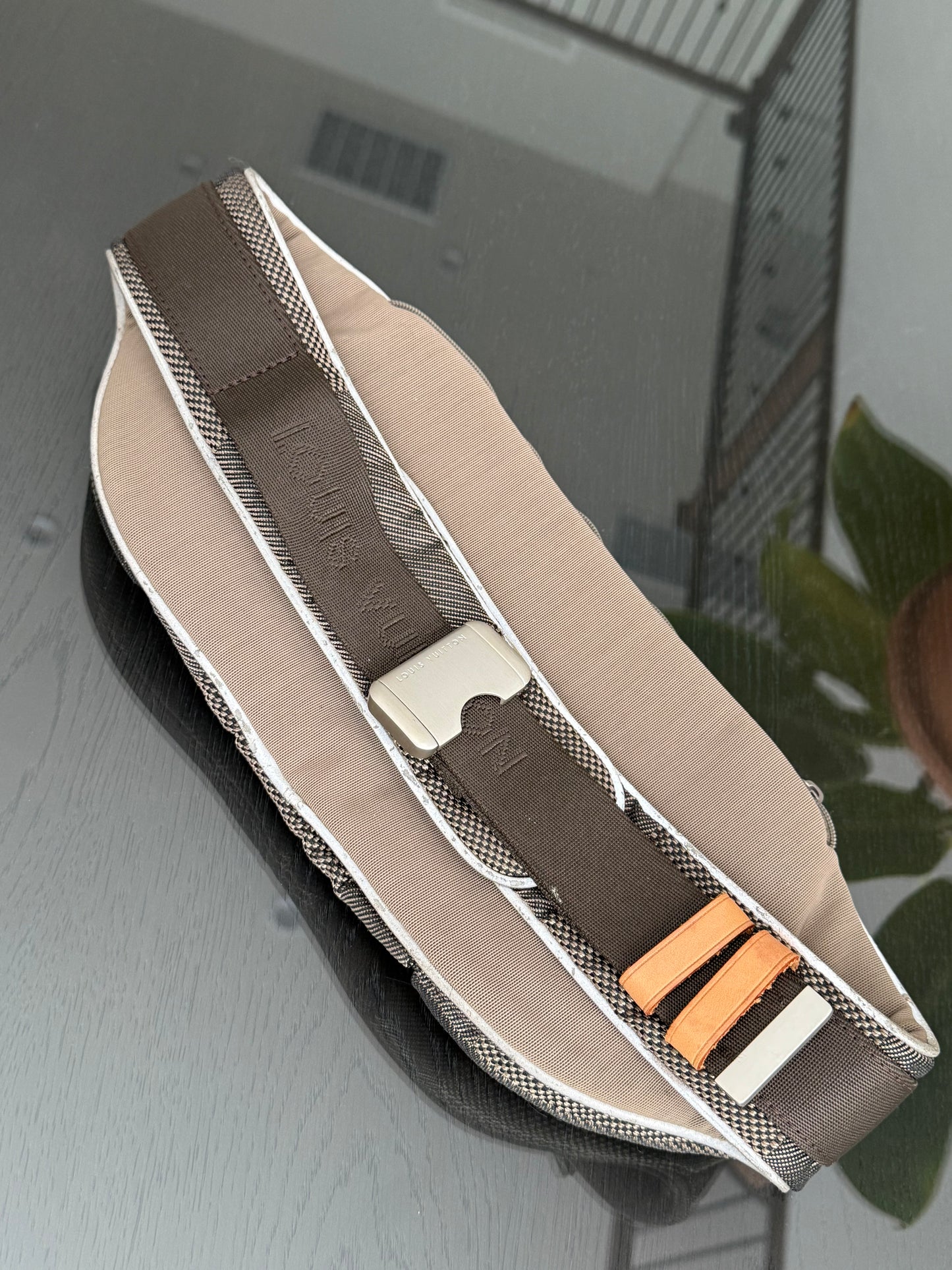 Damier Geant Ceinture Jogging Waist Bag -🗓️ Year: 2004