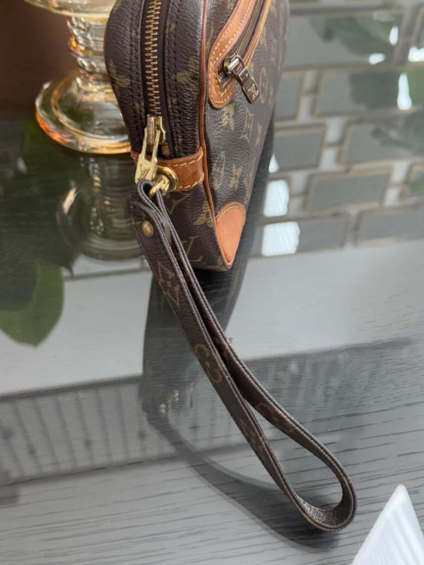 Marley Dragonne Clutch
๐๏ธ Year: 1986