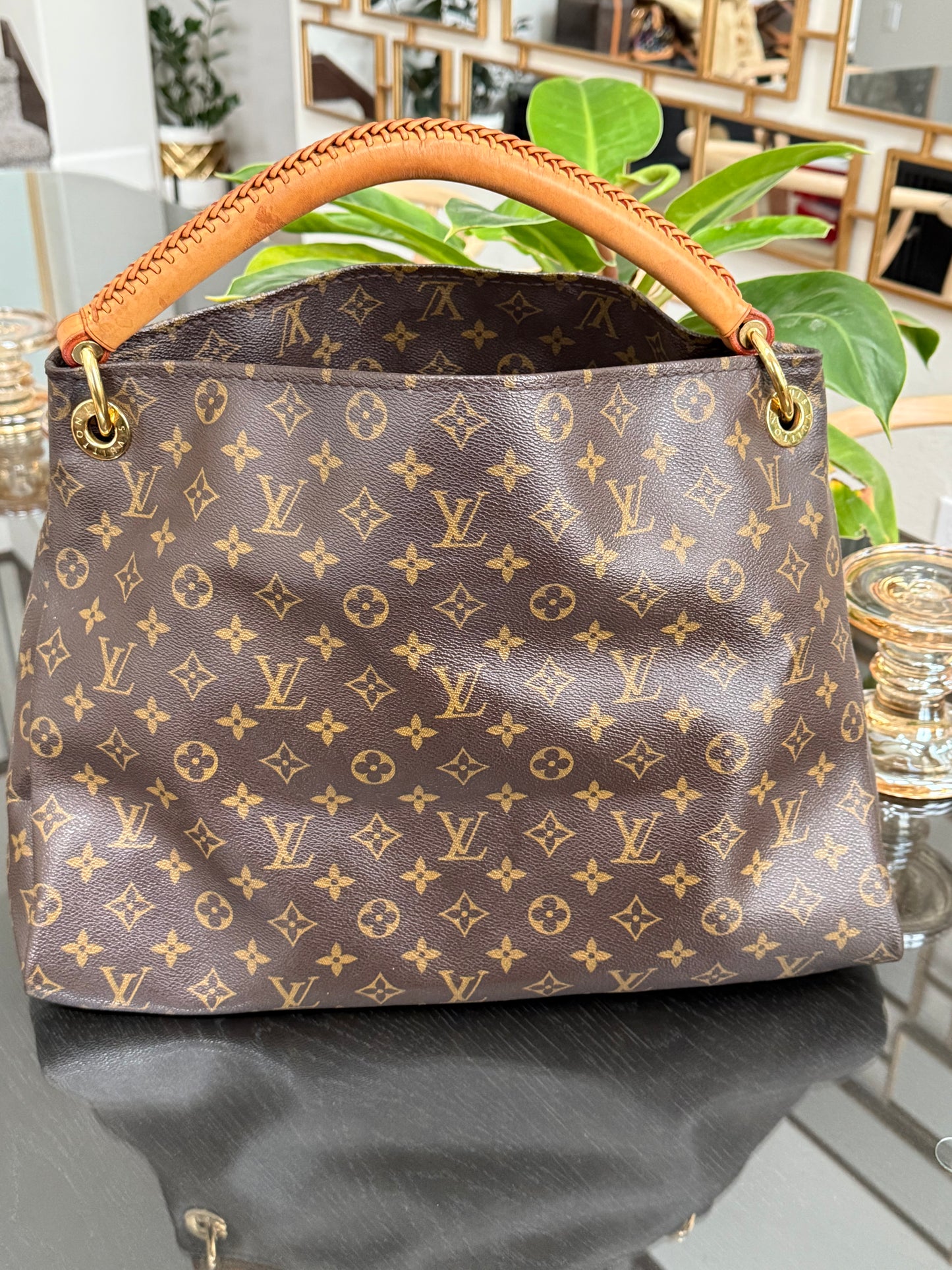Artsy MM with Dustbag and Insert Organizer - ๐
Year: 2012