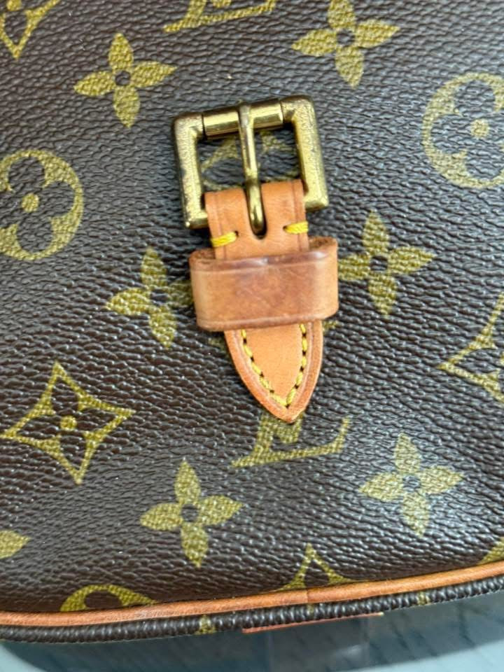 Jeaunefille PM Crossbody - π
Year: 1995