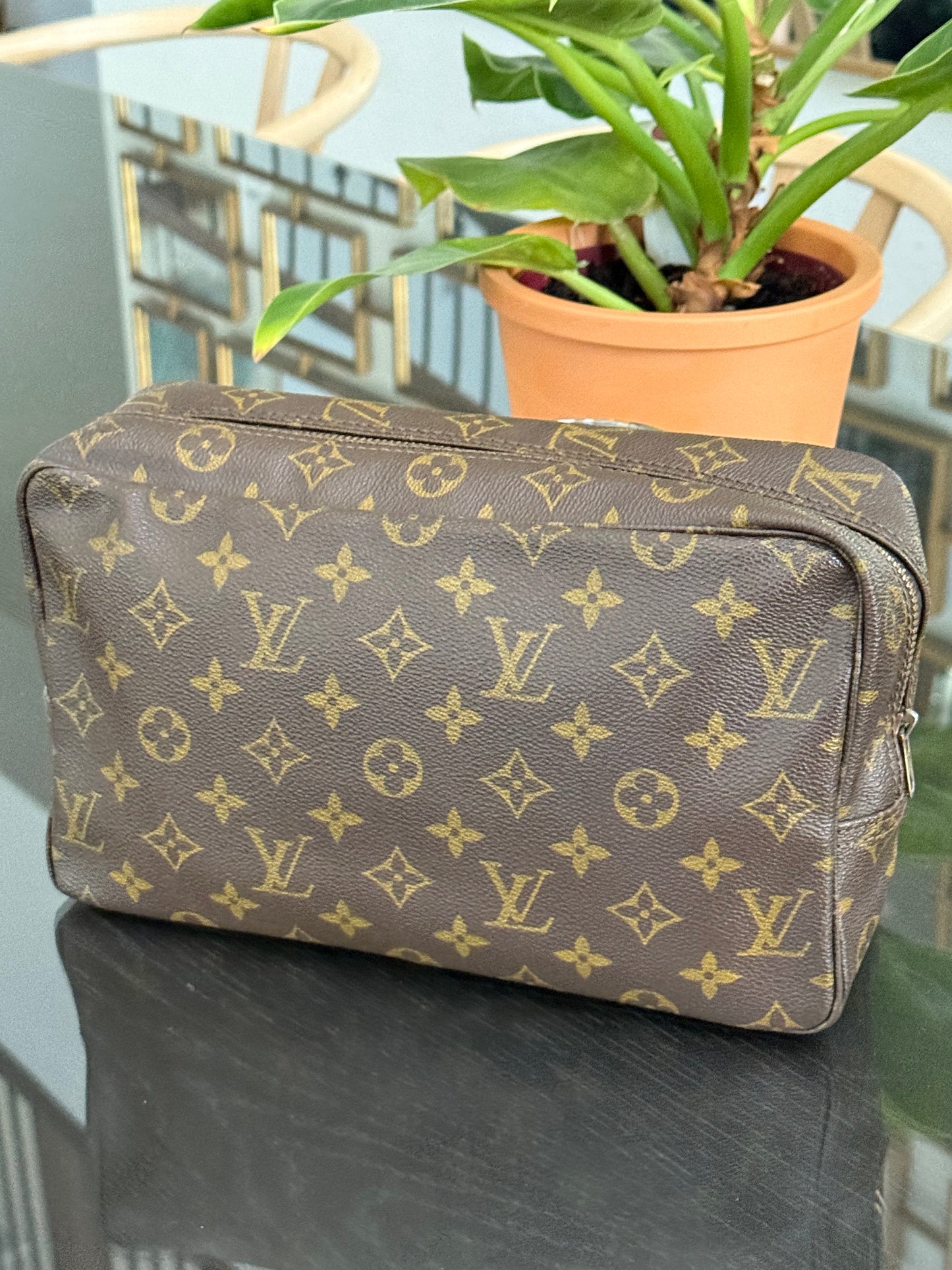 Trousse 28 π
Year: 1983