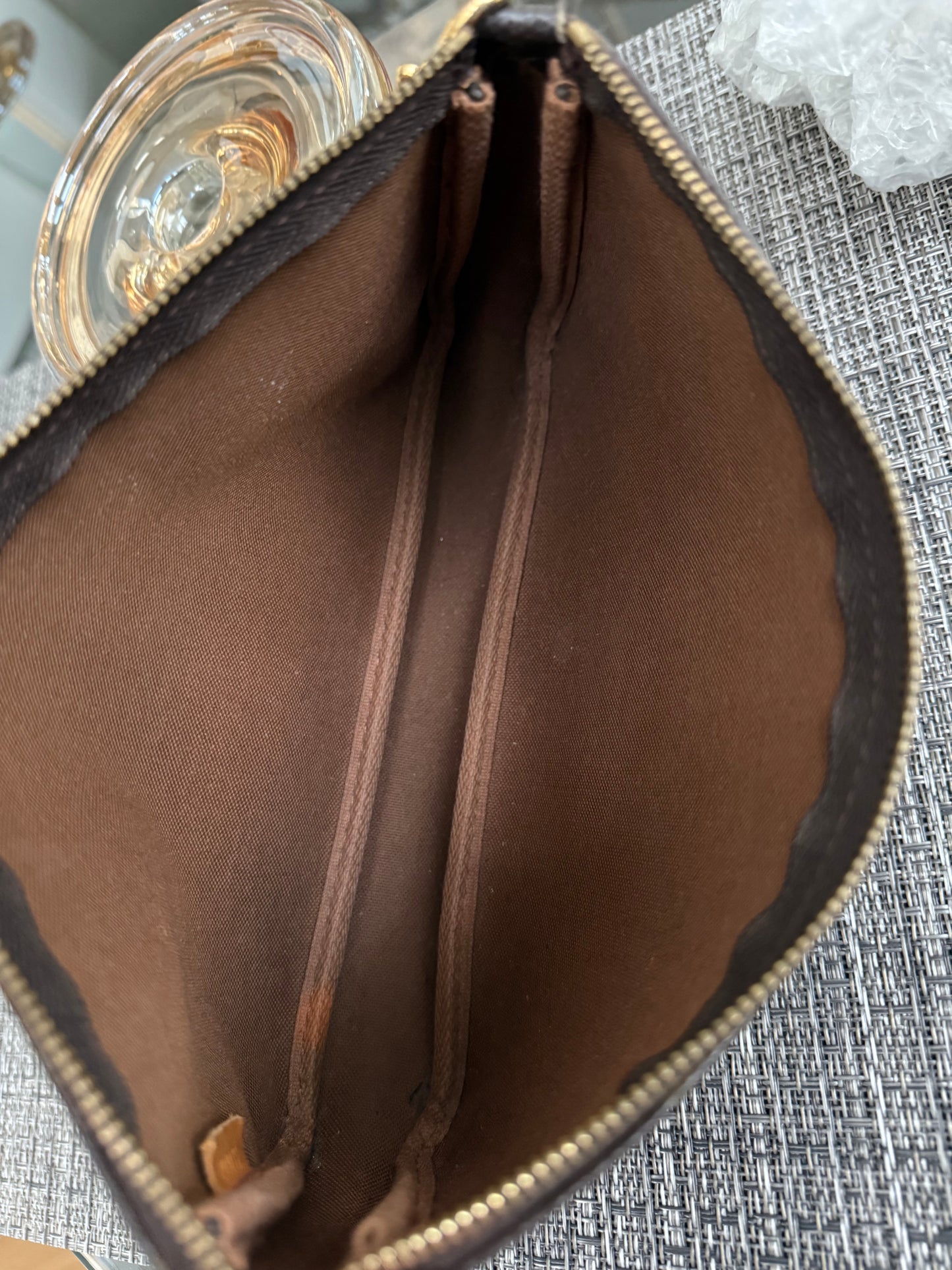 Pochette Accessories - ๐
Year: 2002
