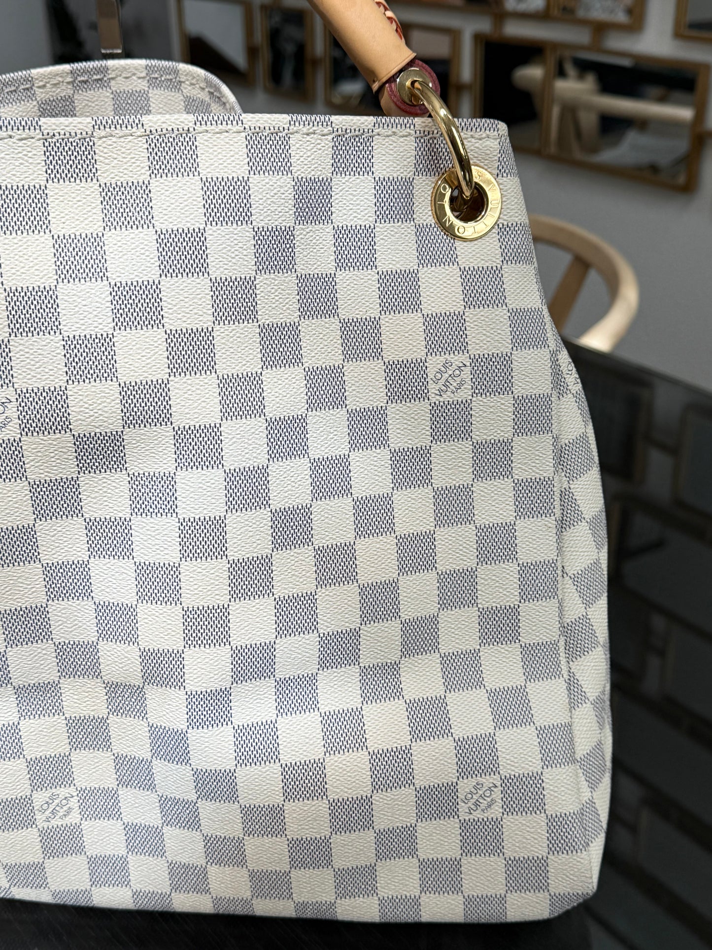 Artsy MM Azur with Dustbag and Insert Organizer- ๐
Year: 2011