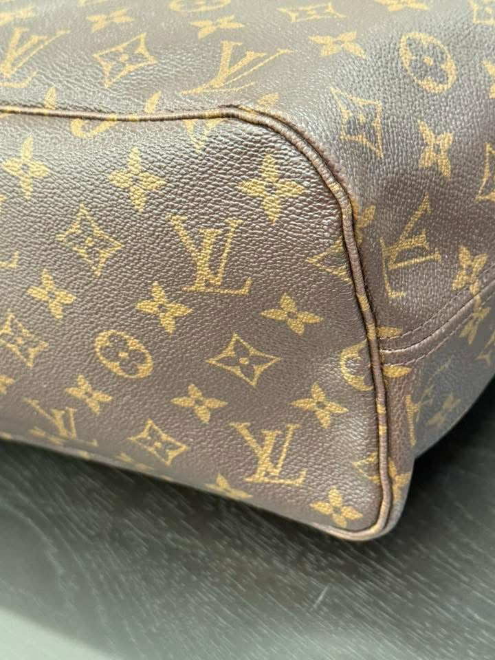 Neverfull MM with Dustbag π
Year: 2007