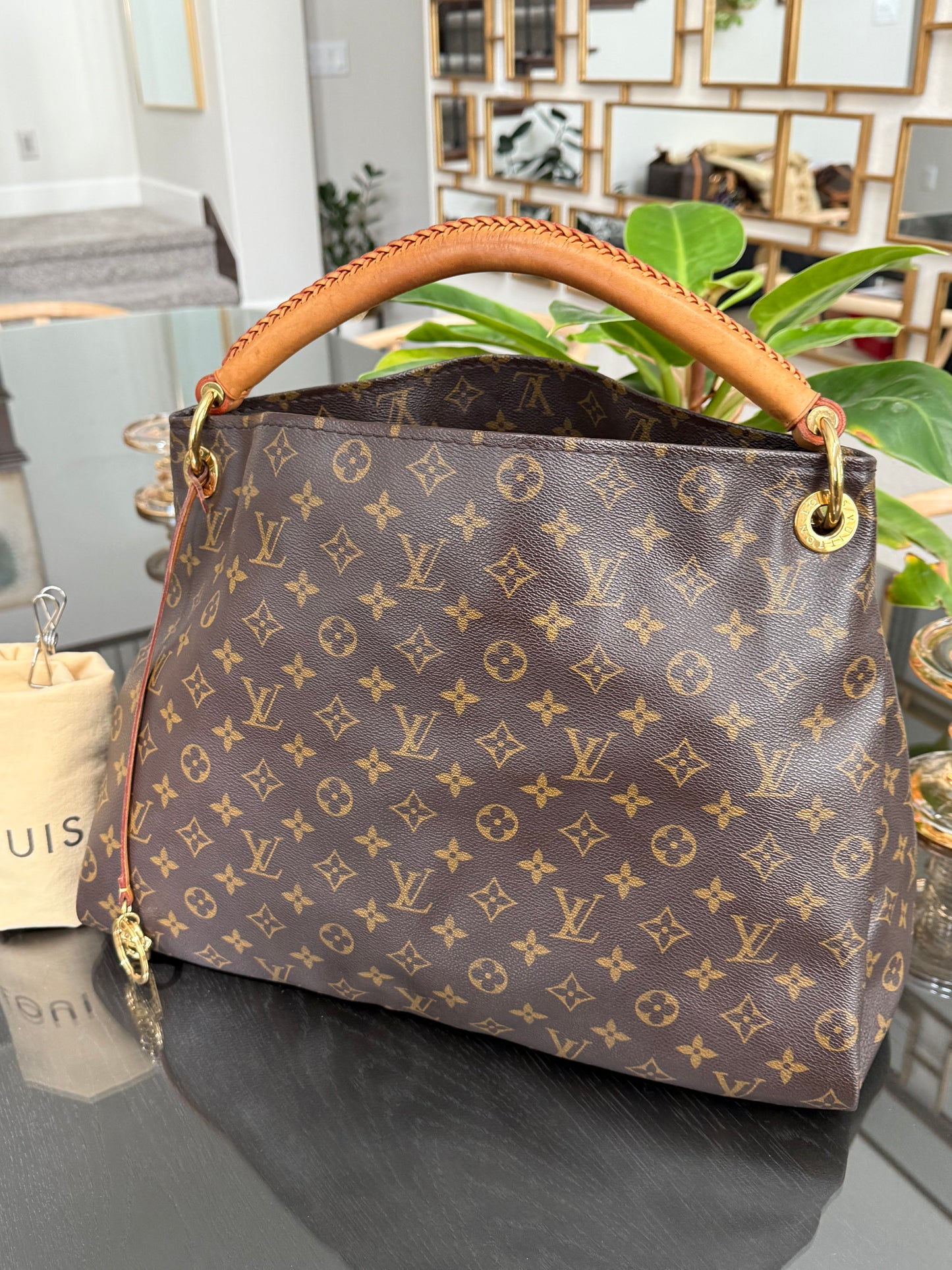 Artsy MM with Dustbag and Insert Organizer - ๐
Year: 2012